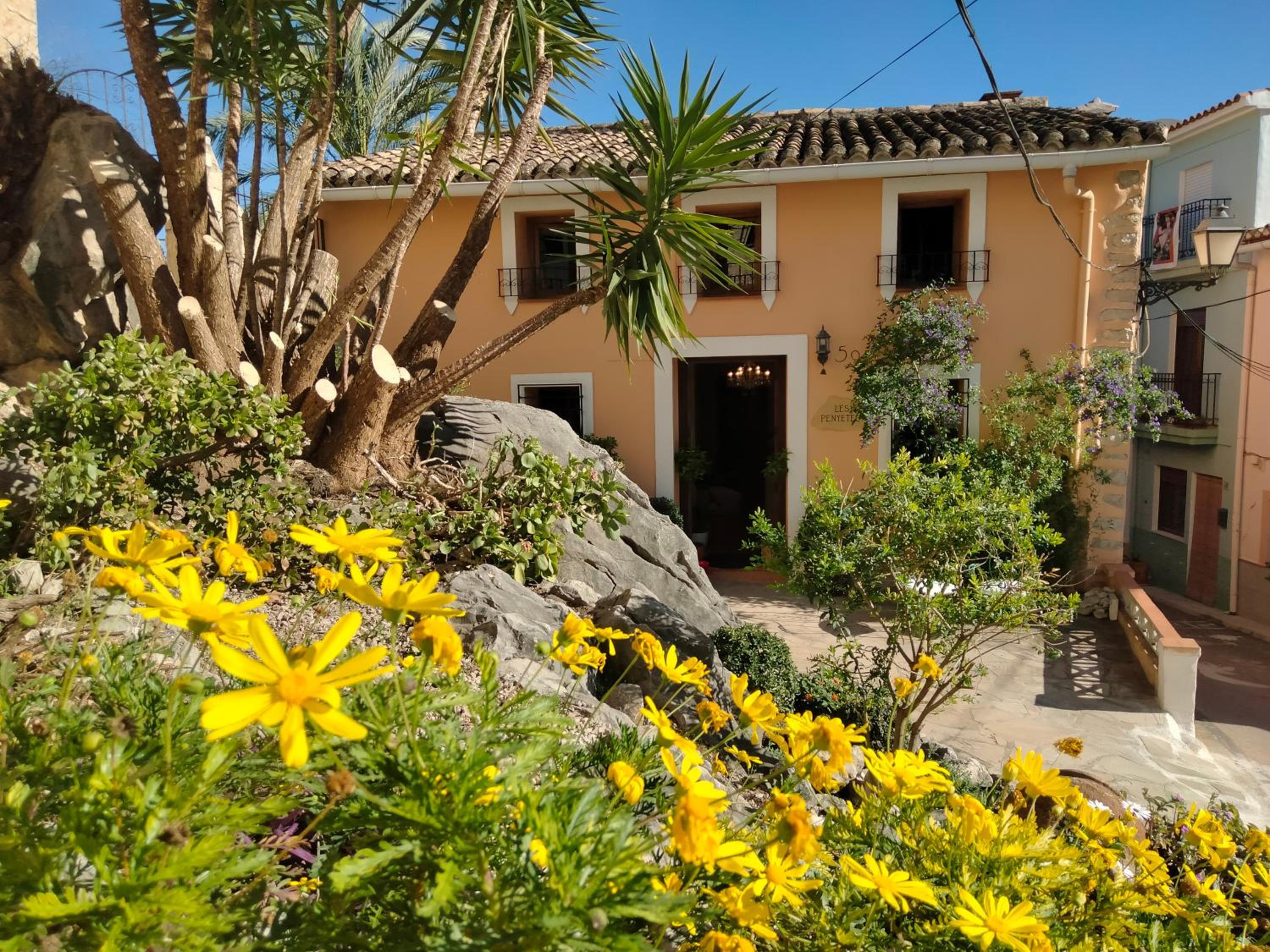 Les Penyetes Boutique Bed and Breakfast