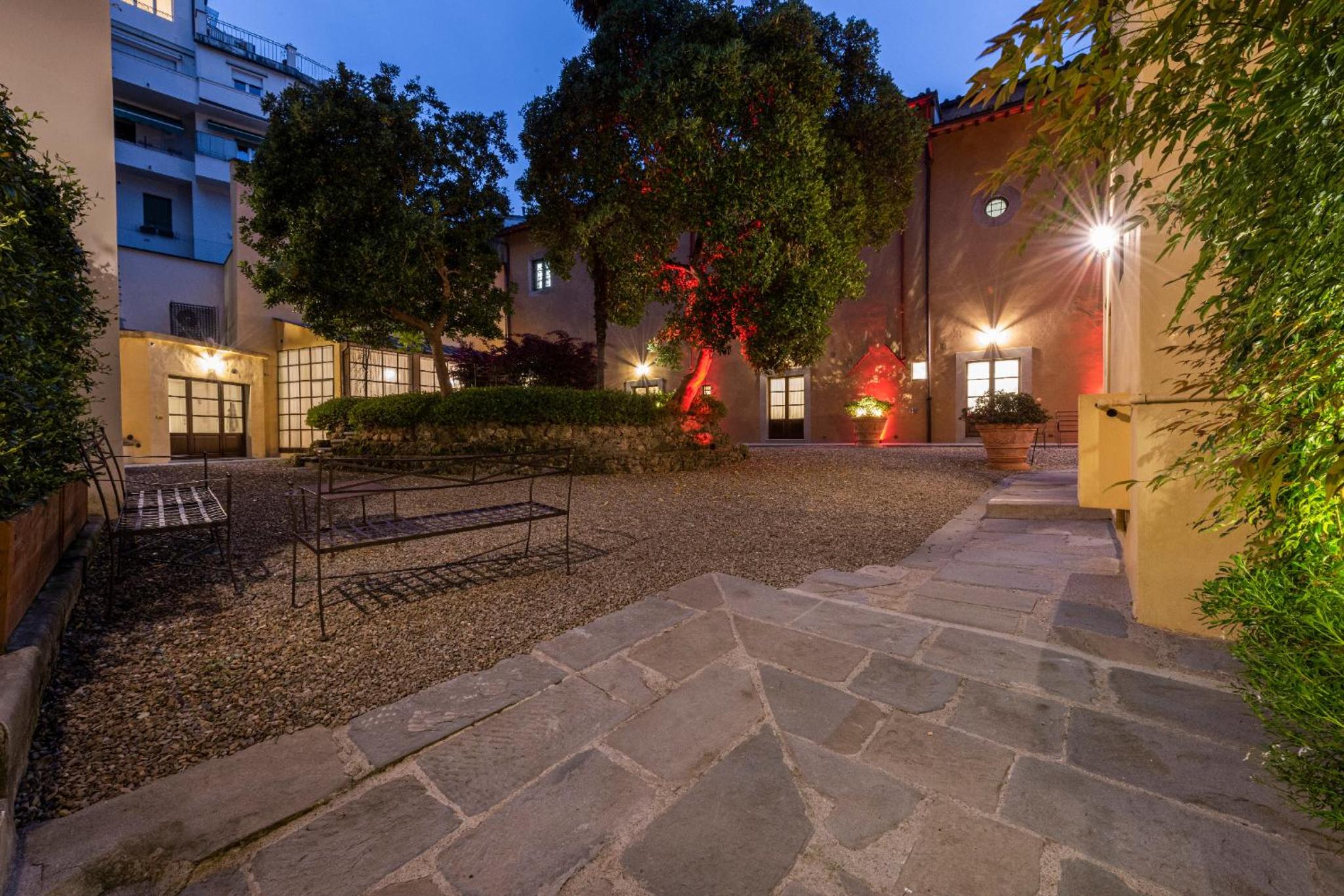 Apartments Florence - Dragomanni Loft with patio