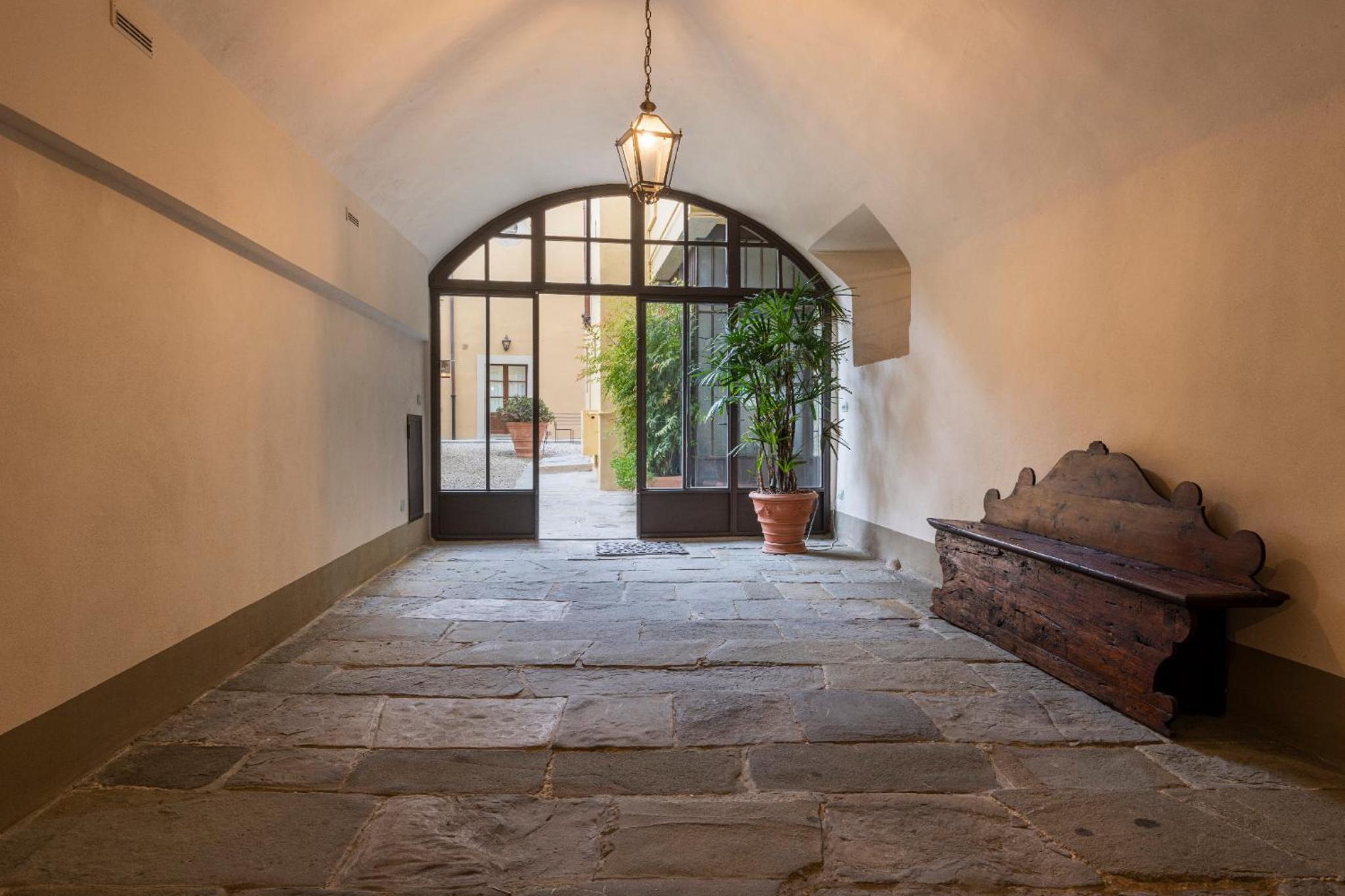 Apartments Florence - Dragomanni Loft with patio