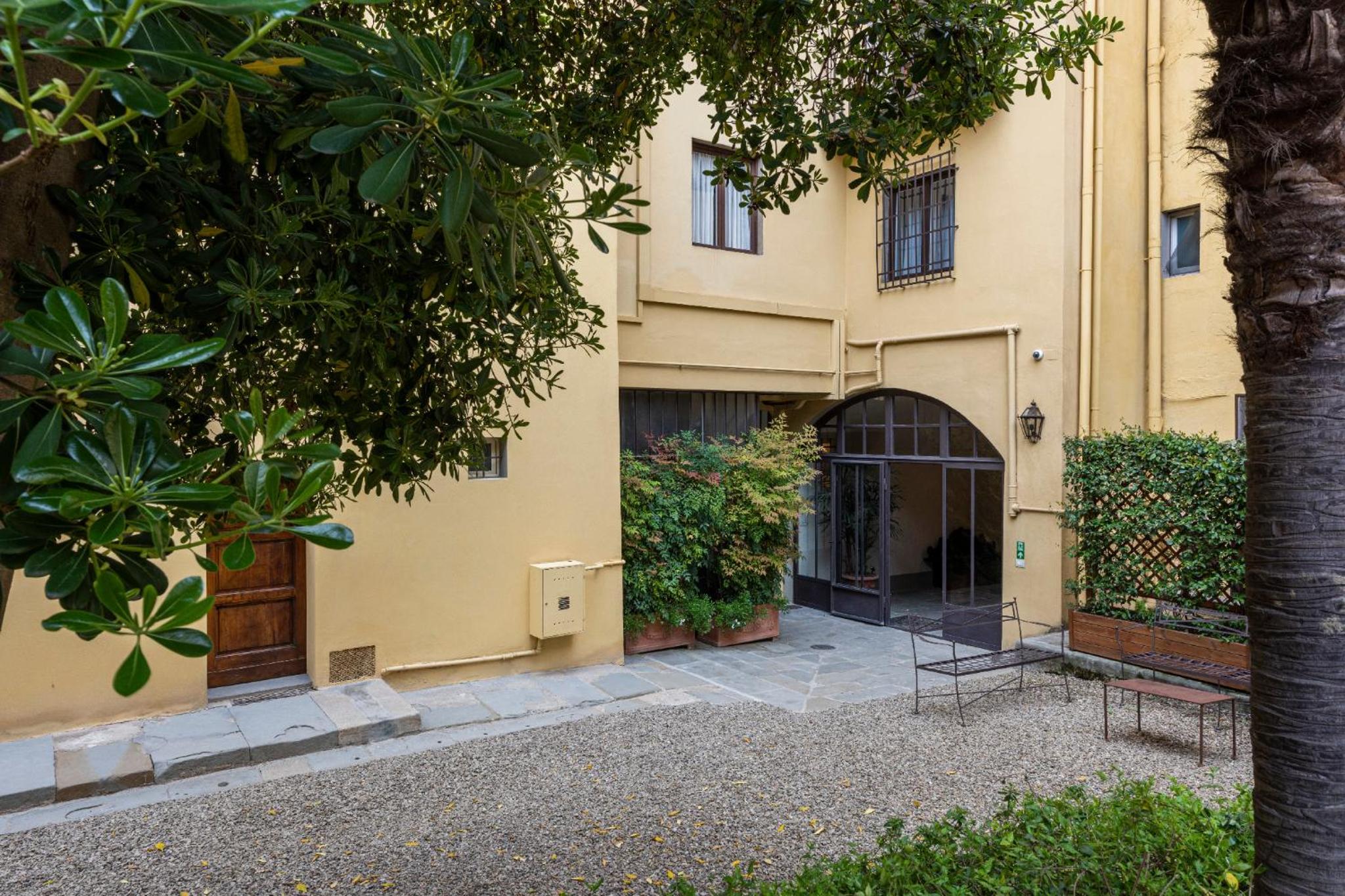 Apartments Florence - Dragomanni Loft with patio