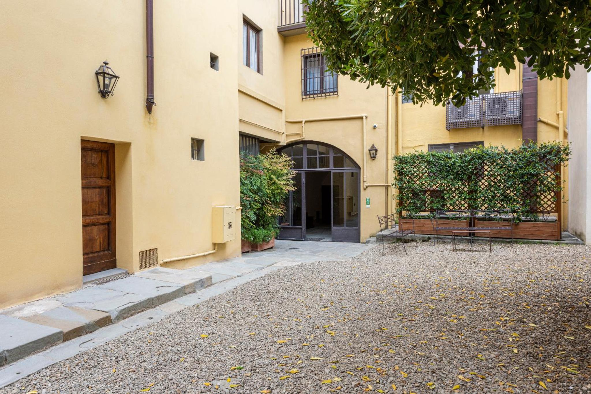 Apartments Florence - Dragomanni Loft with patio