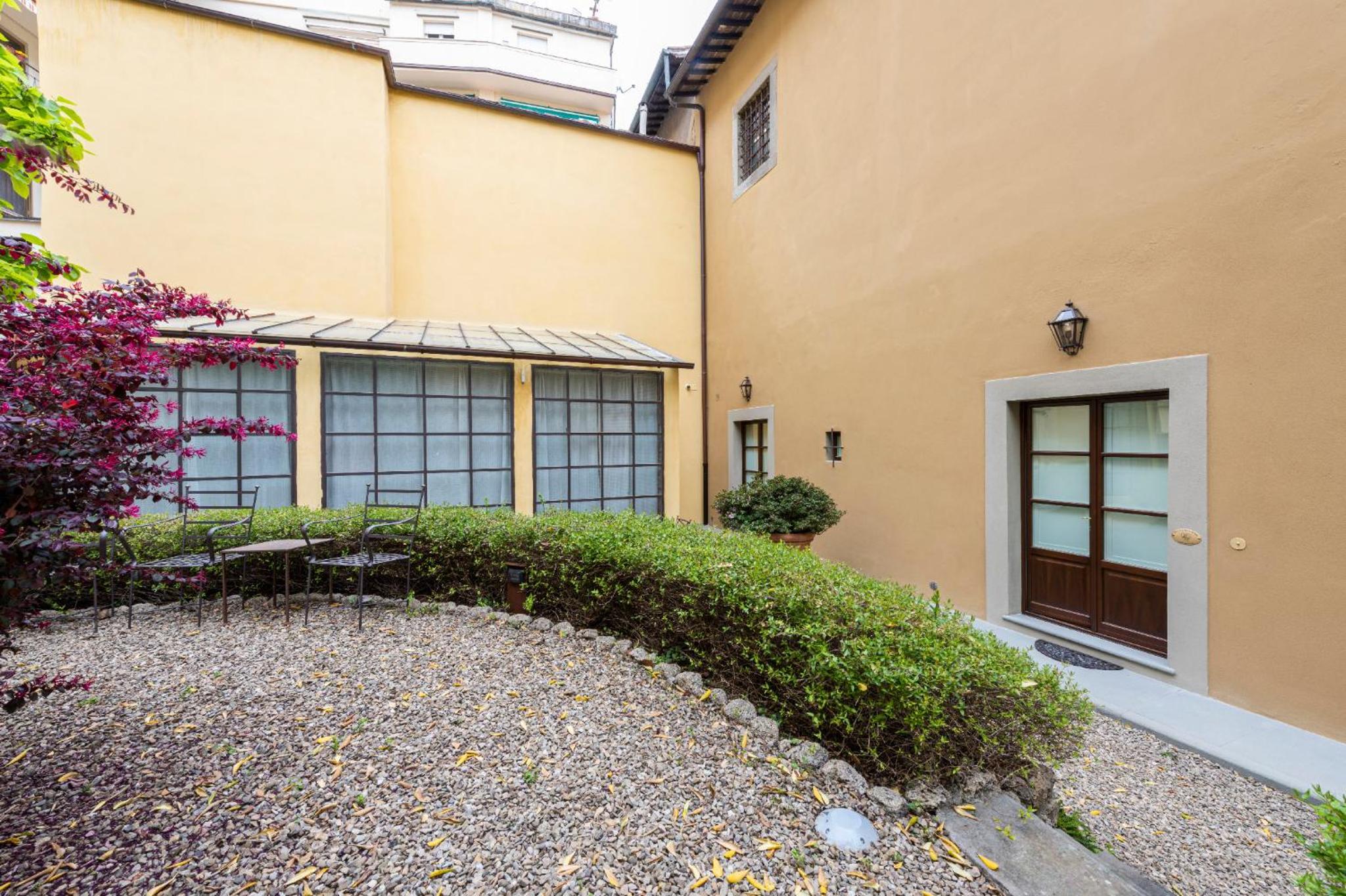 Apartments Florence - Dragomanni Loft with patio