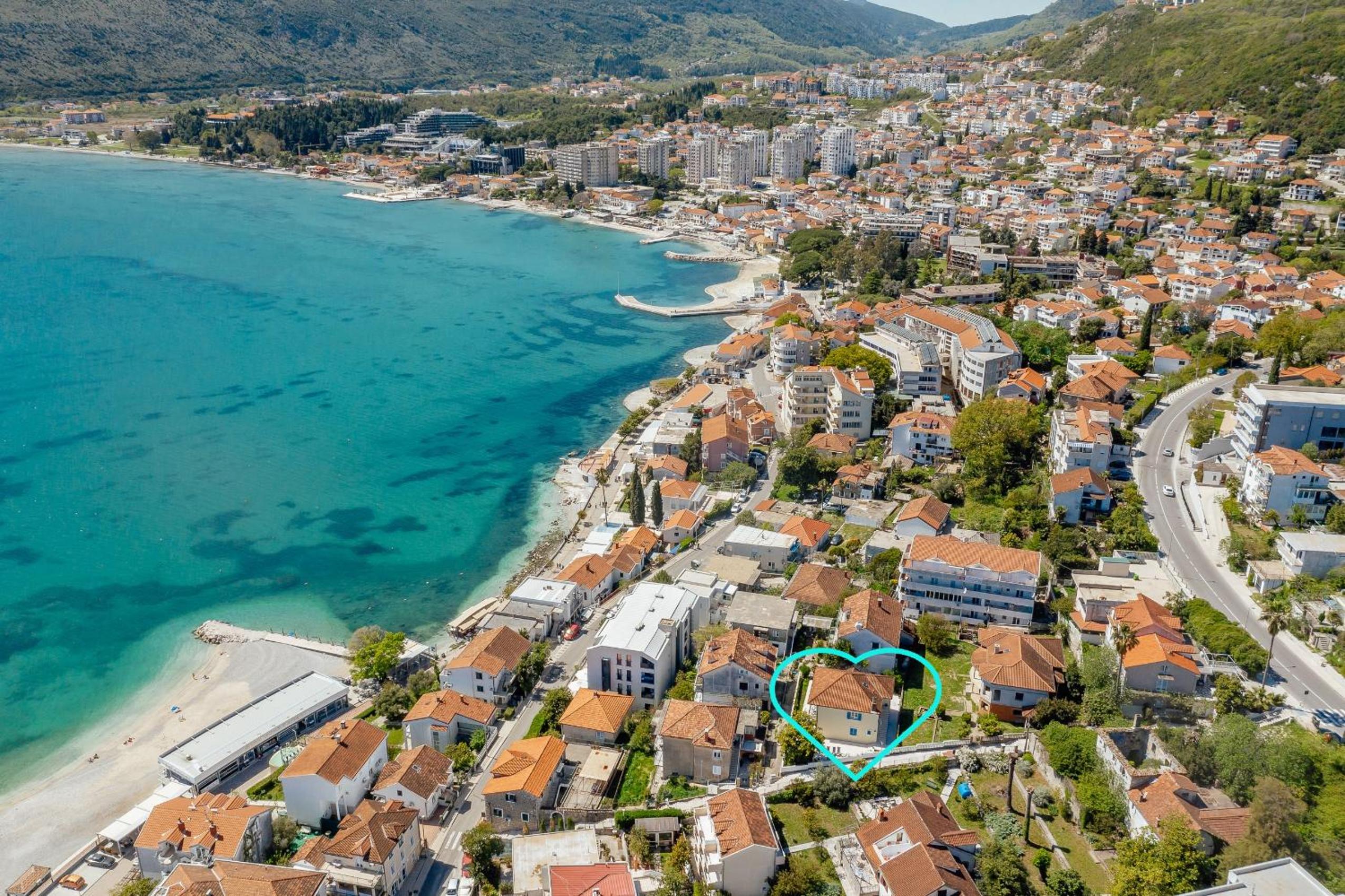 Magnolia Apartments - 3 min by walk to the beautiful beach
