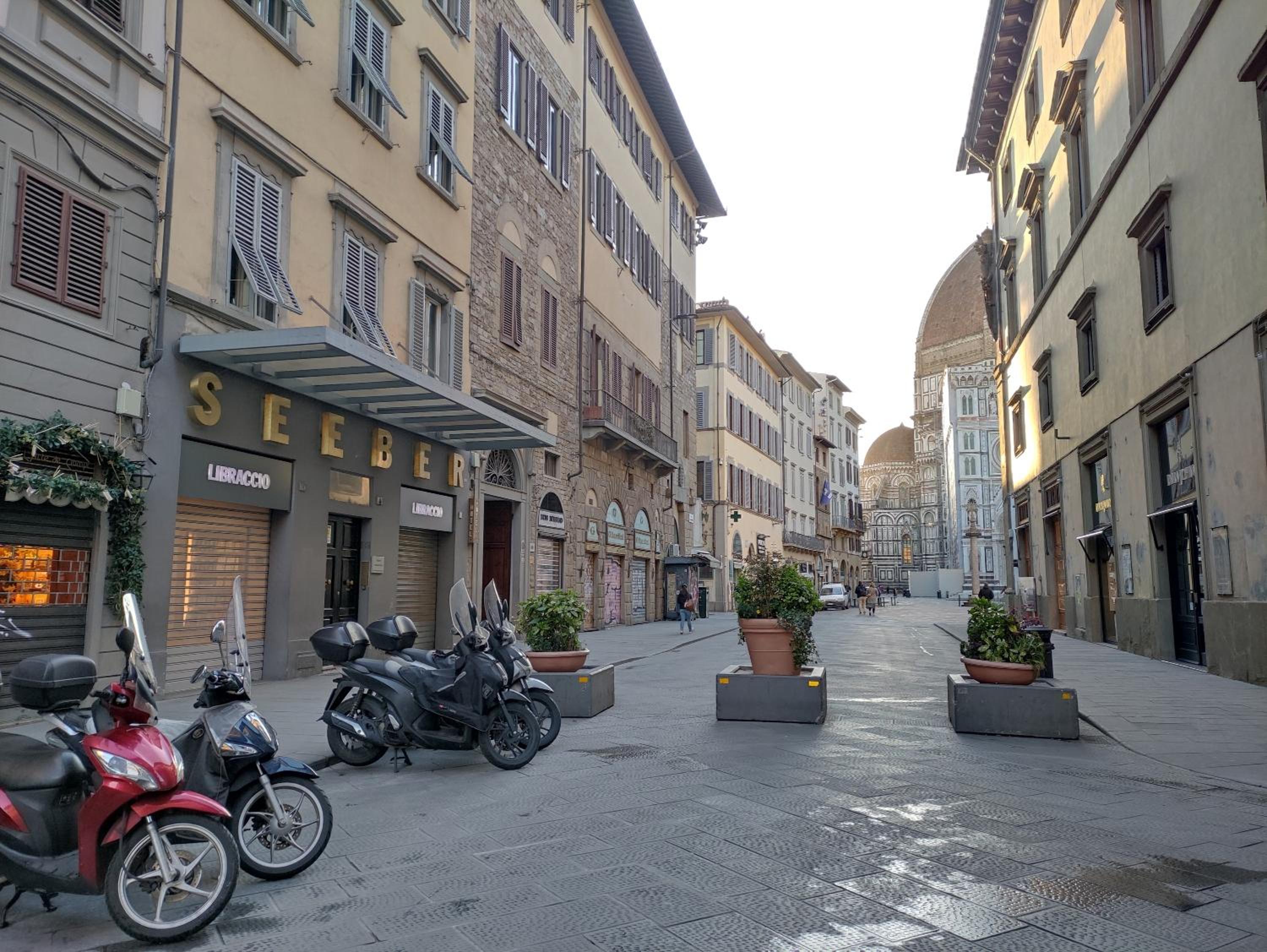Cashmere apartment a stone's throw from the Duomo