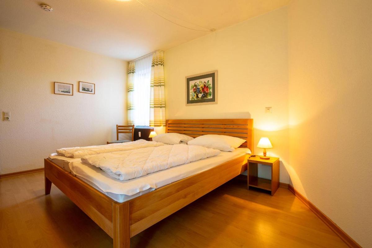 Ferienwohnpark Immenstaad am Bodensee Zwei-Zimmer-Apartment 53 01