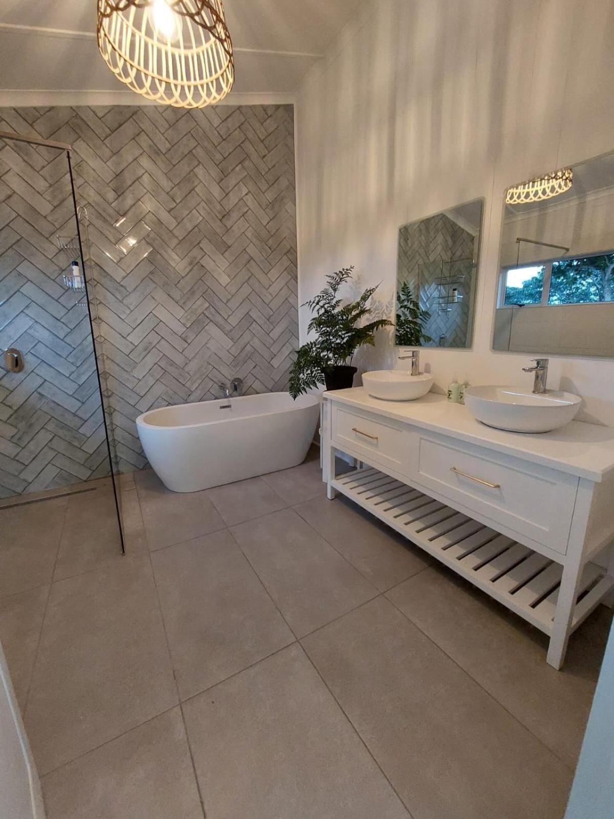 Hluhluwe Vacations - The Lake House - Property Image 1
