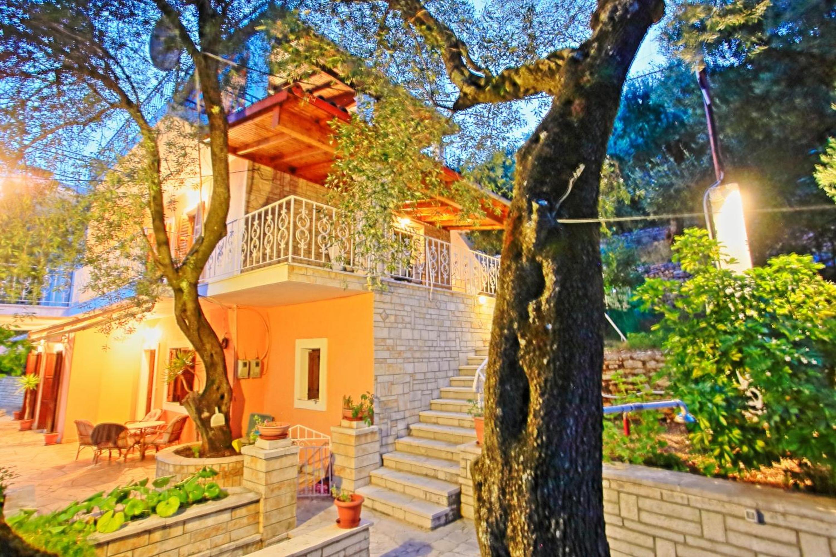 Hotel Villa Alexandros - Image 1