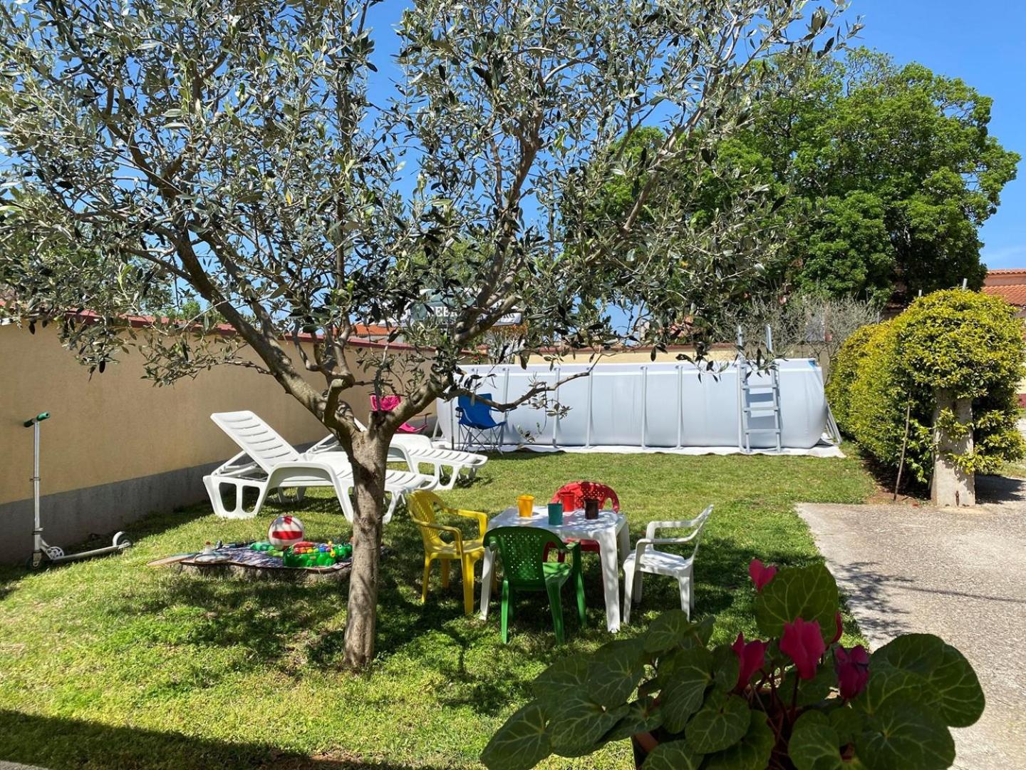 Photo 18