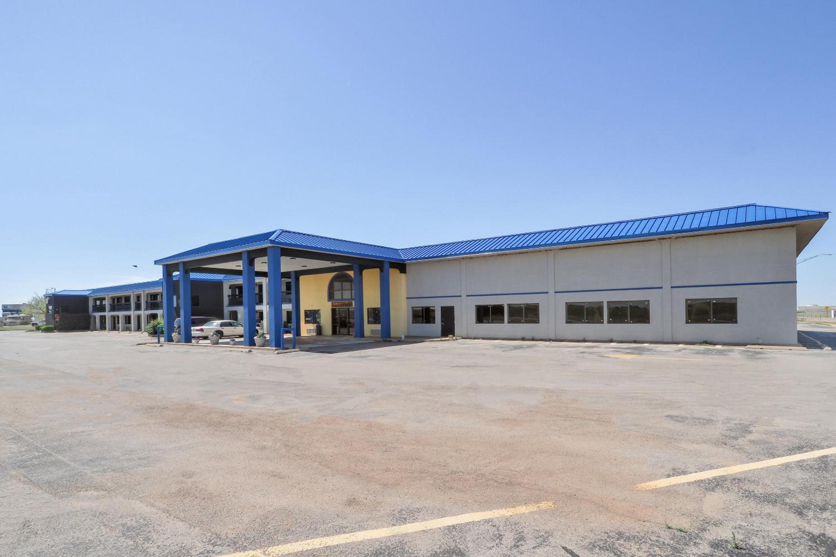 Lonestar Inn & Suites, Erick OK Hwy 40 BY OYO view 5
