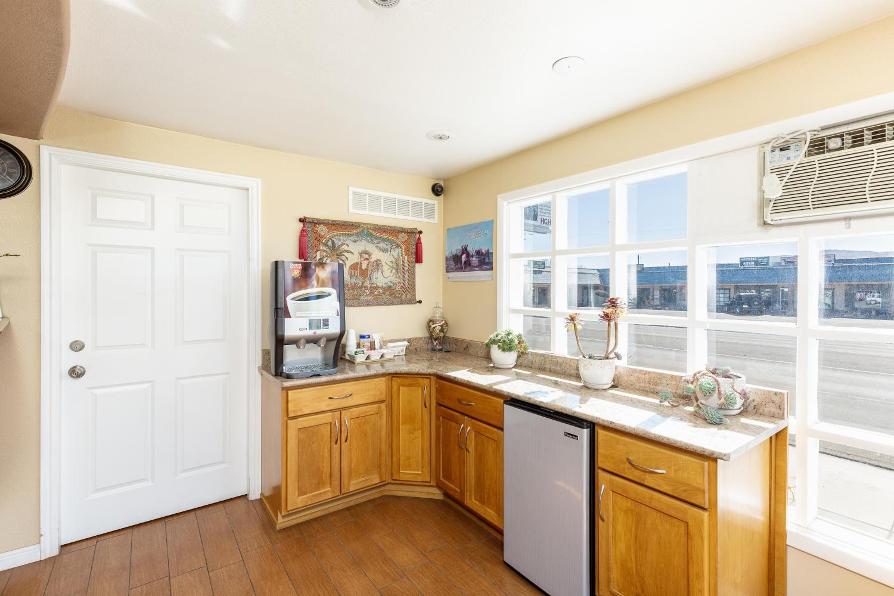 Elko Vacations - Stay Express Inn Elko - Property Image 17