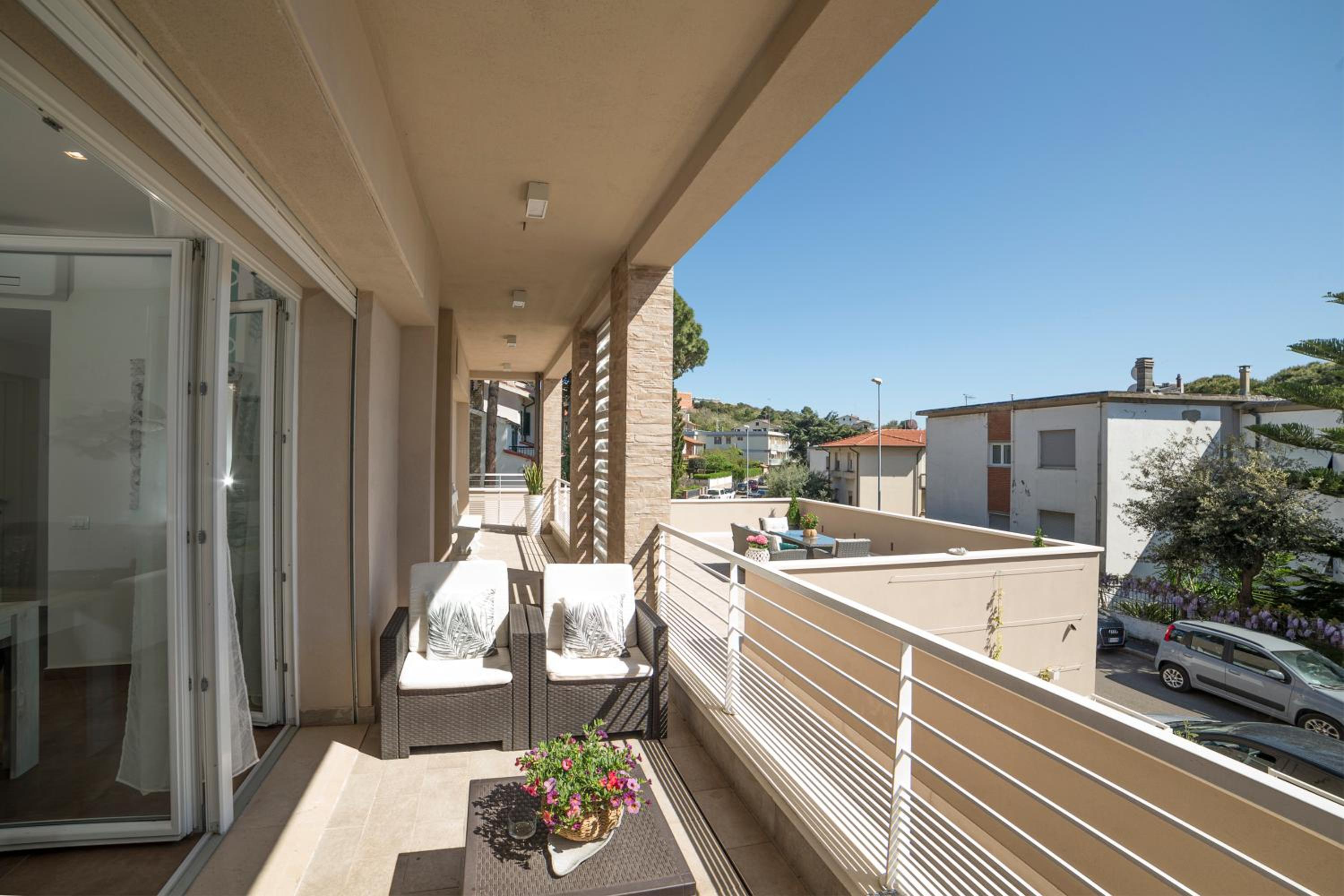 Prima dell'Elba Family Apartments view 2