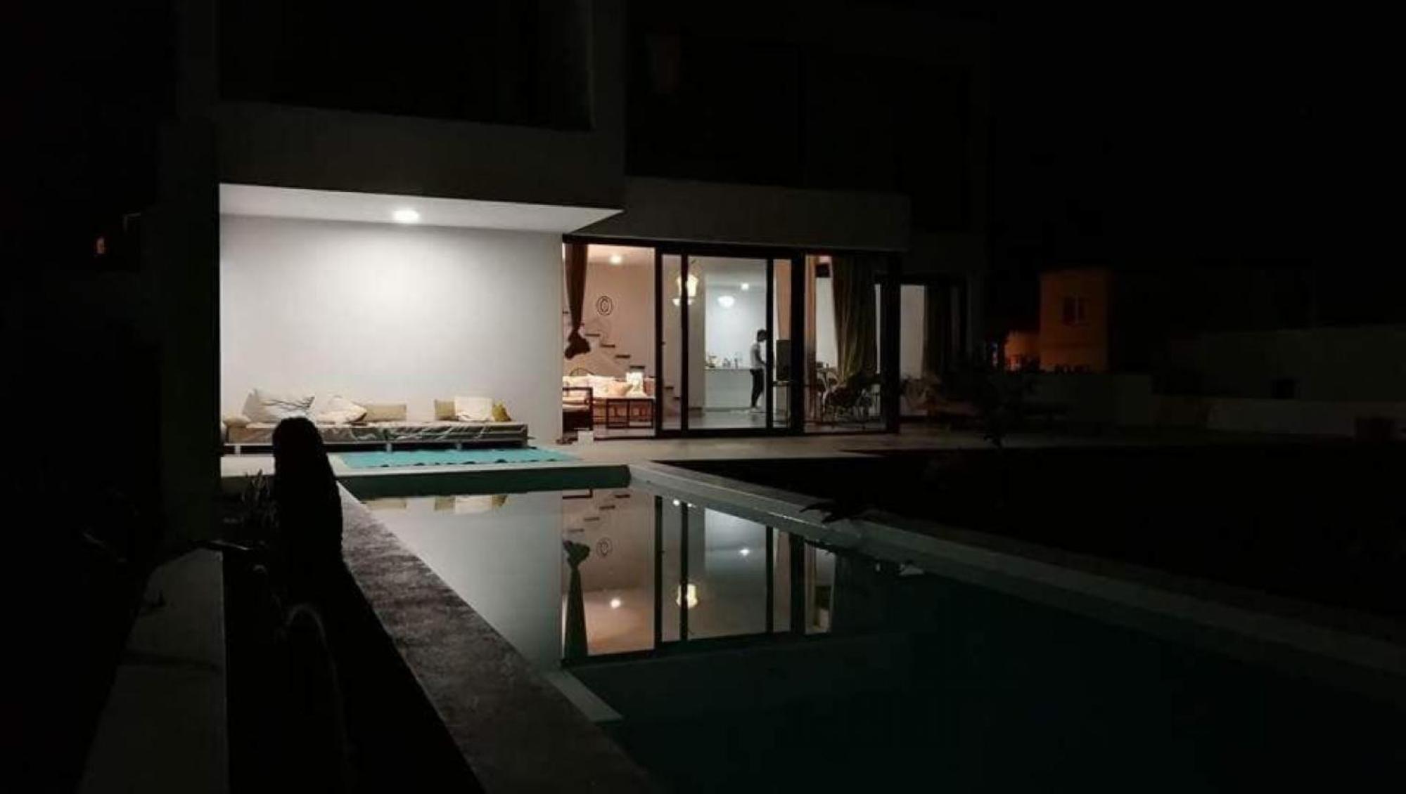 Casa en el mar con infinity pool view 2