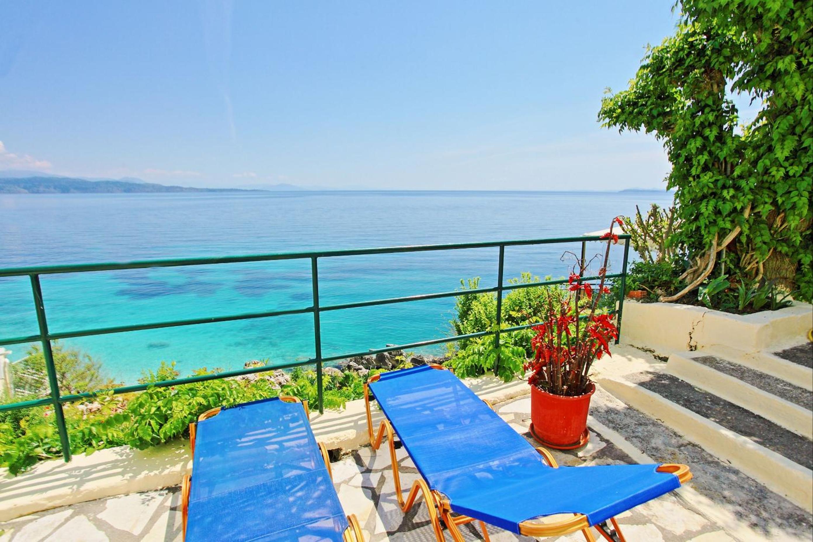 Sea Front Studio Alexandra view 3