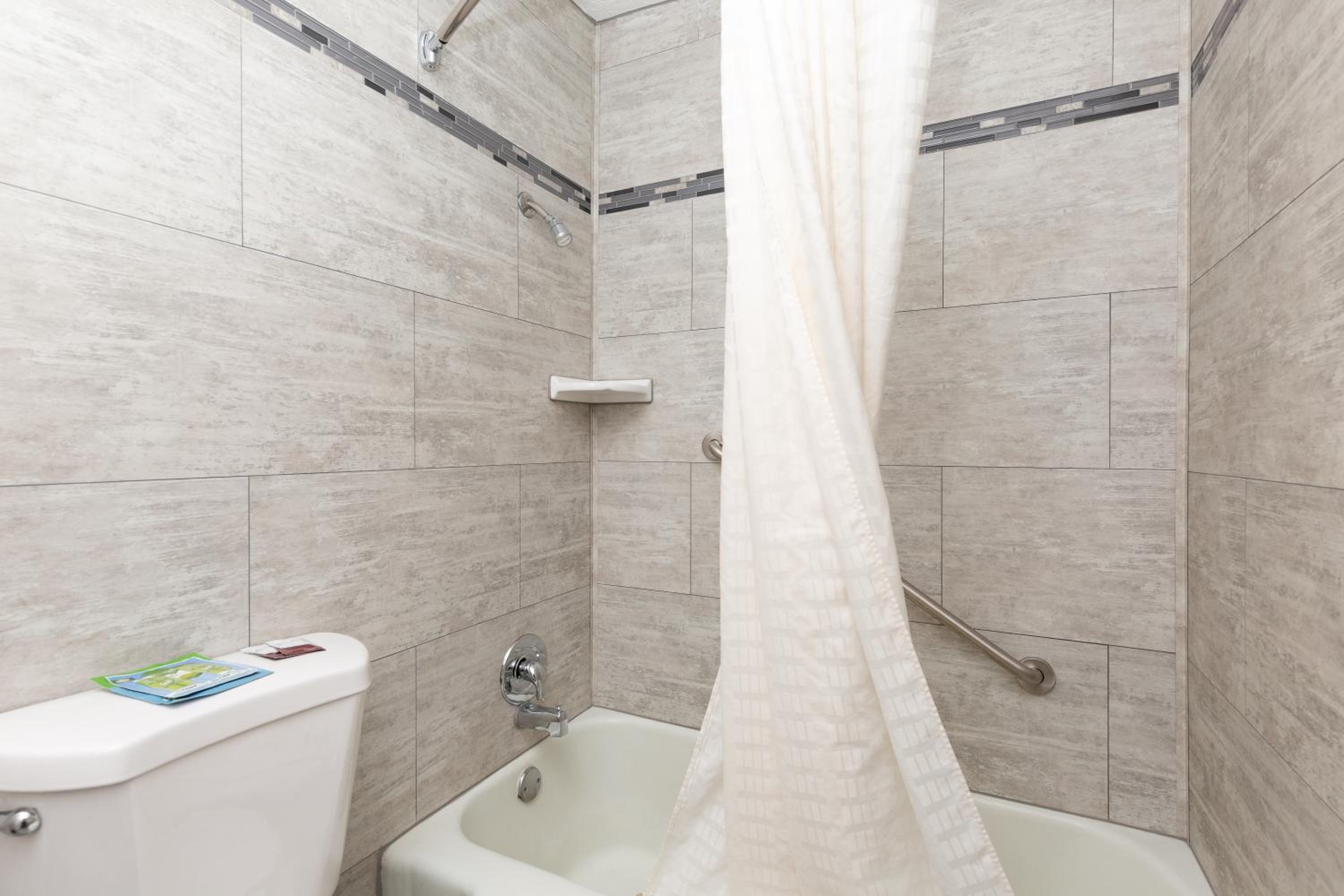 Elko Vacations - Stay Express Inn Elko - Property Image 24