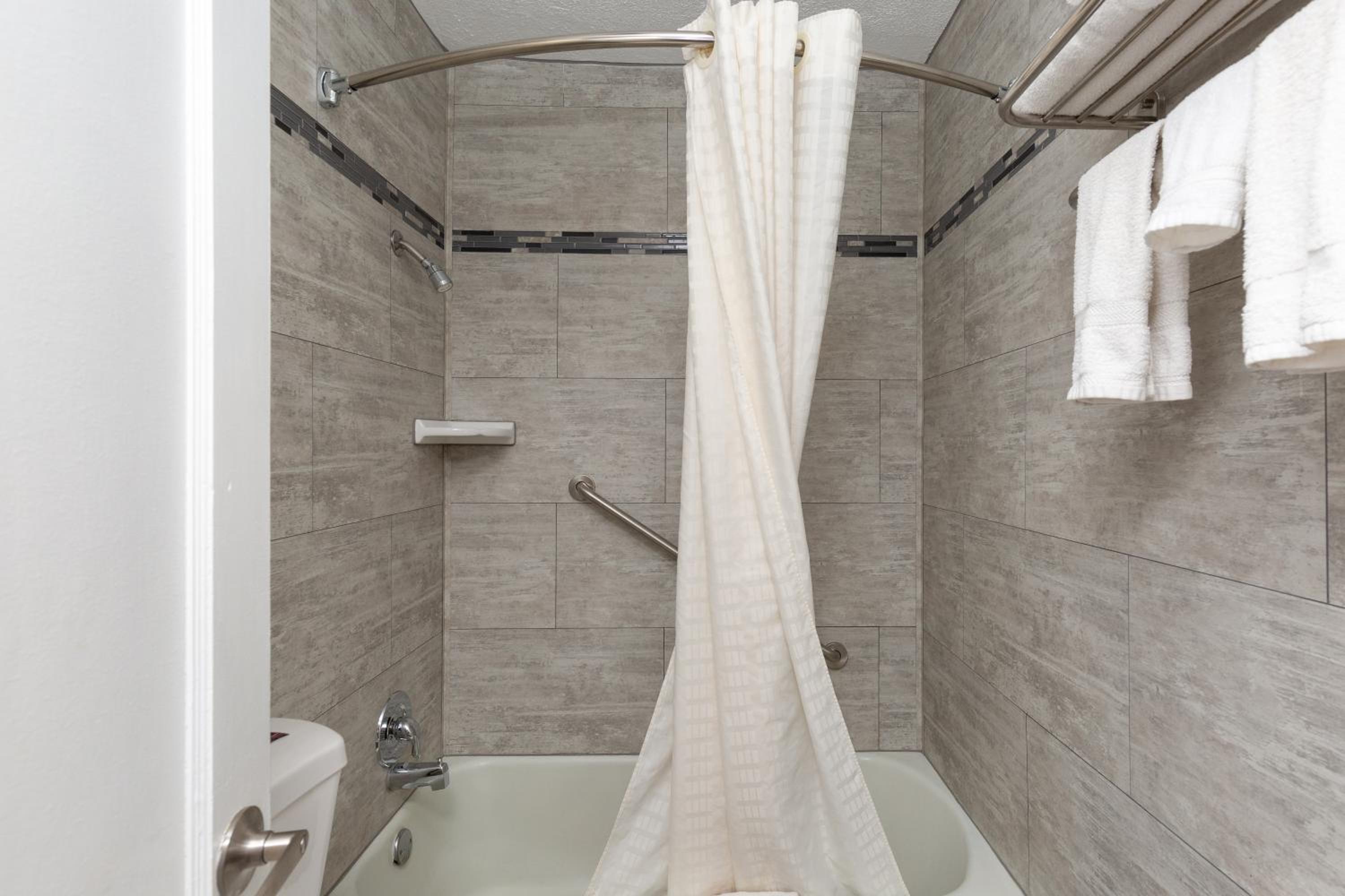 Elko Vacations - Stay Express Inn Elko - Property Image 2