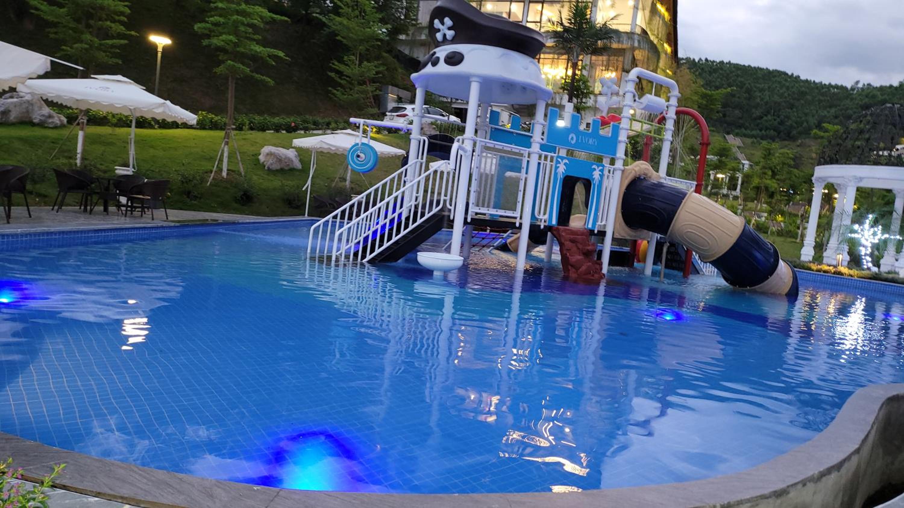Biệt thự 3 phòng ngủ Ivory resort Hòa Bình view 5