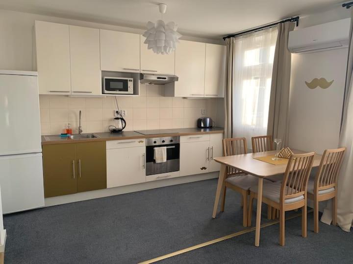 Little Tom Apartments