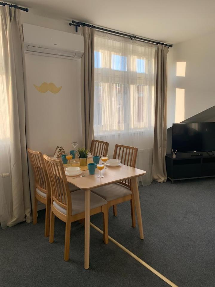 Little Tom Apartments