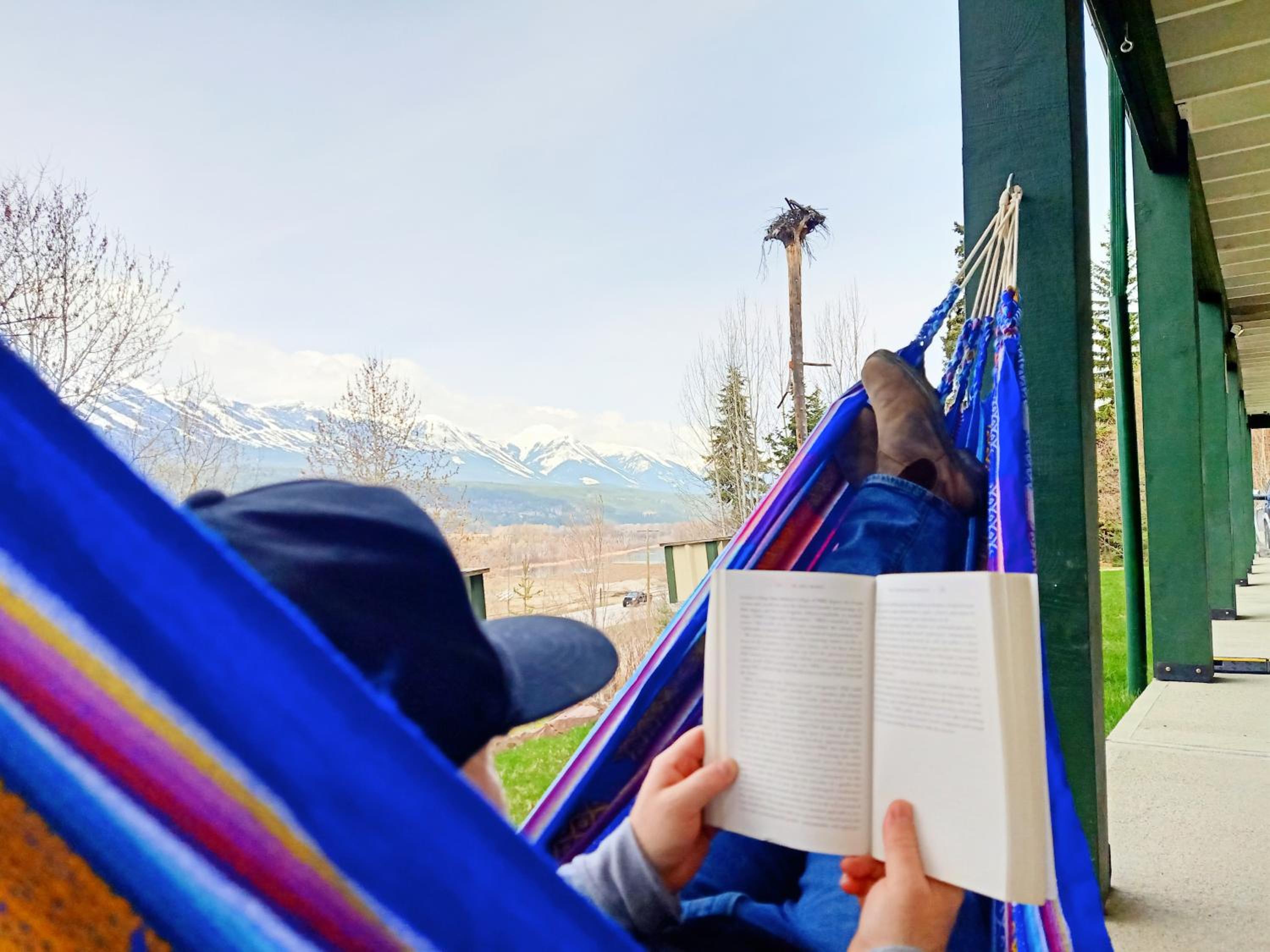 Golden Vacations - 2mins to Town, AC  Sauna, Self Check-in, Full Kitchen, Free Laundry  Parking, Family Pet Friendly, Comfortably Sleeps Up To 10 - Property Image 29