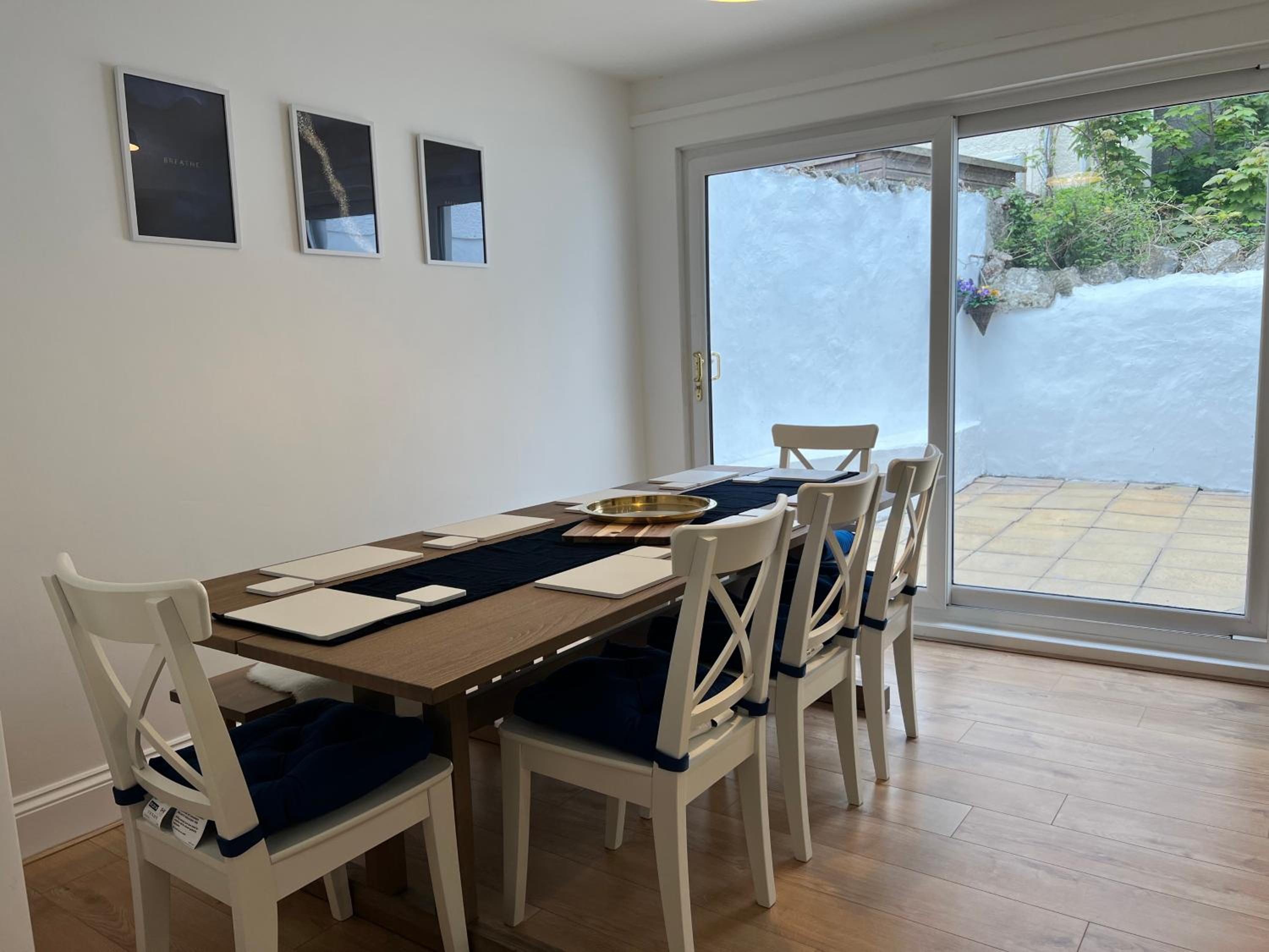 Heathcliff - 5 Bedroom House in Town Centre