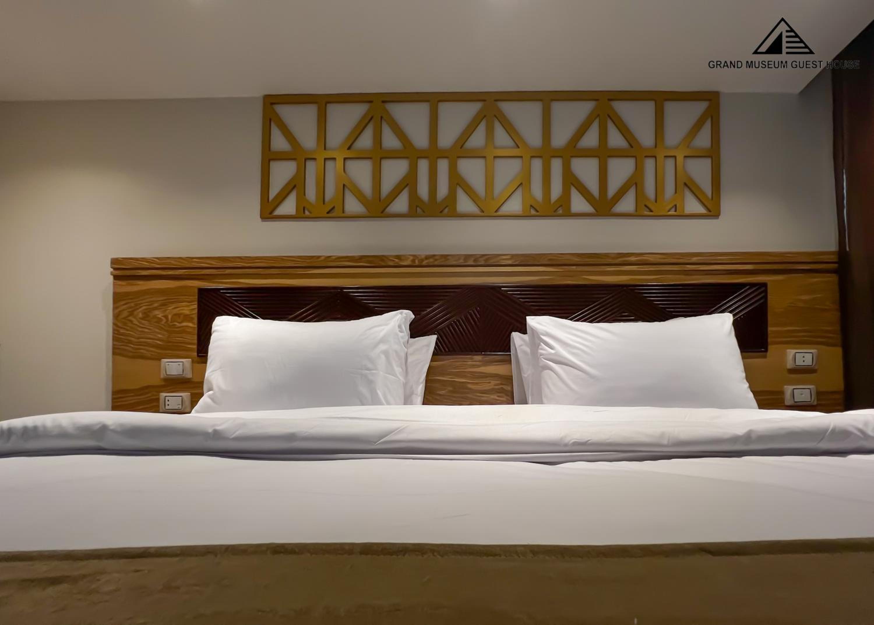 Grand Museum Hotel & Rooftop