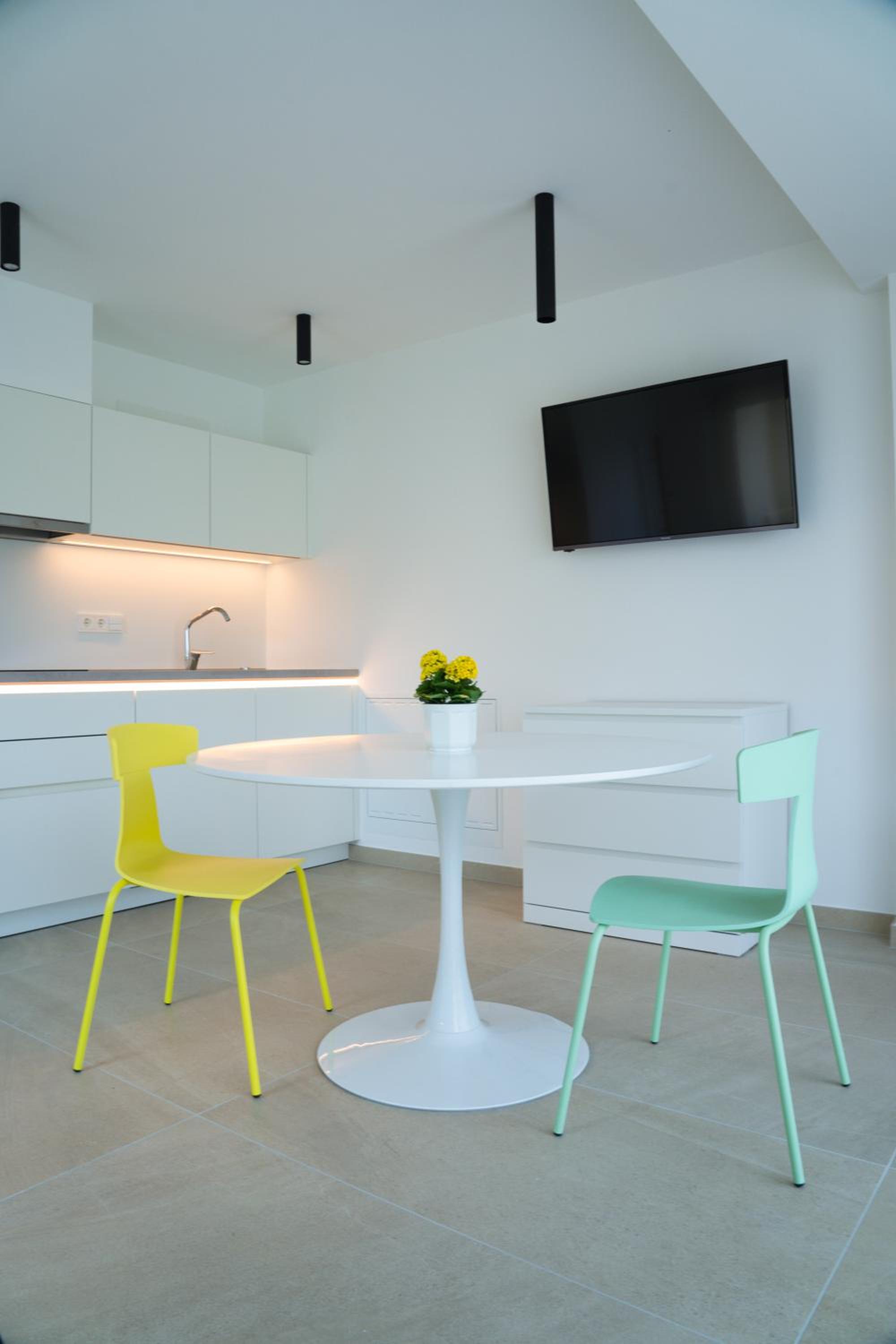 Zilli Studio Apartments view 4