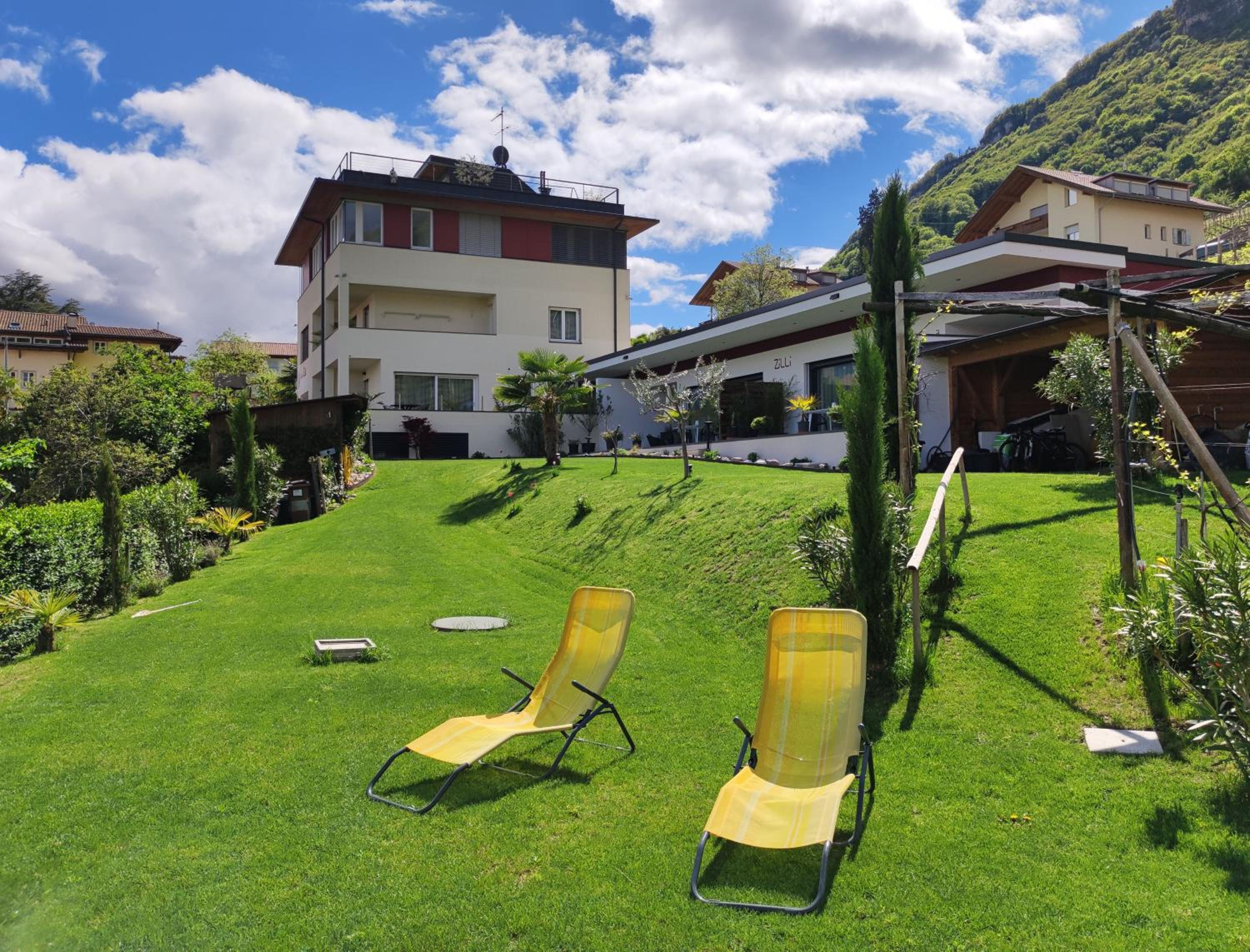 Zilli Studio Apartments view 2