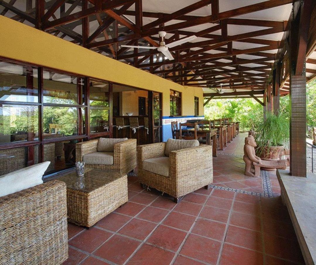4 Architectural homes, Pool and High-Speed Internet