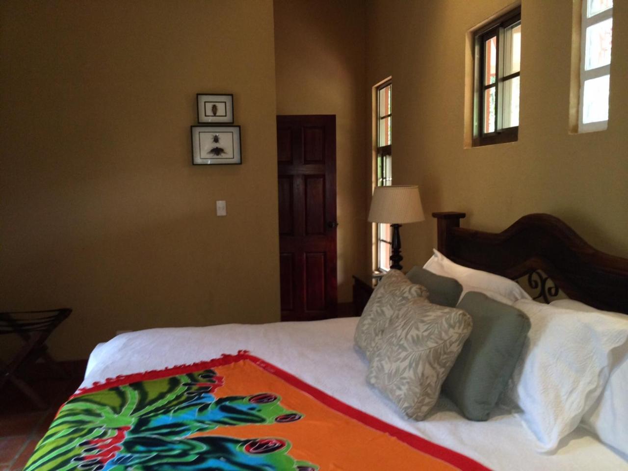 4 Architectural homes, Pool and High-Speed Internet
