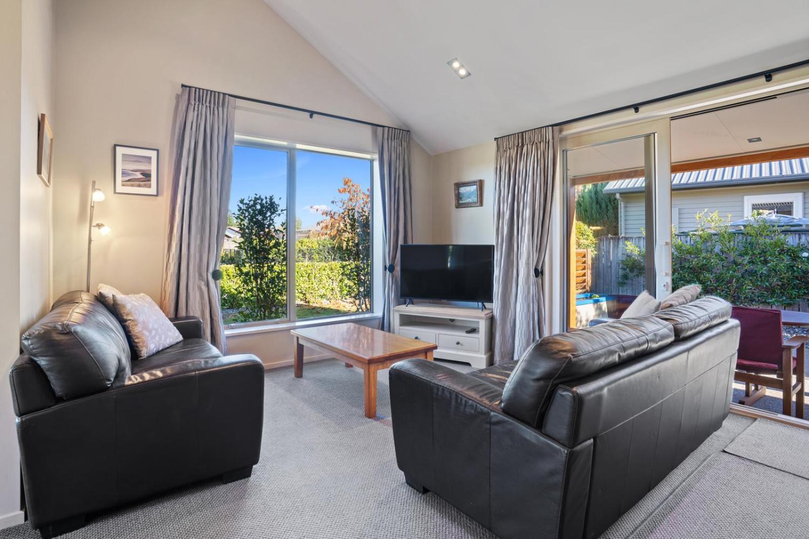 Fairway Cottage - Hanmer Springs Holiday Home view 2