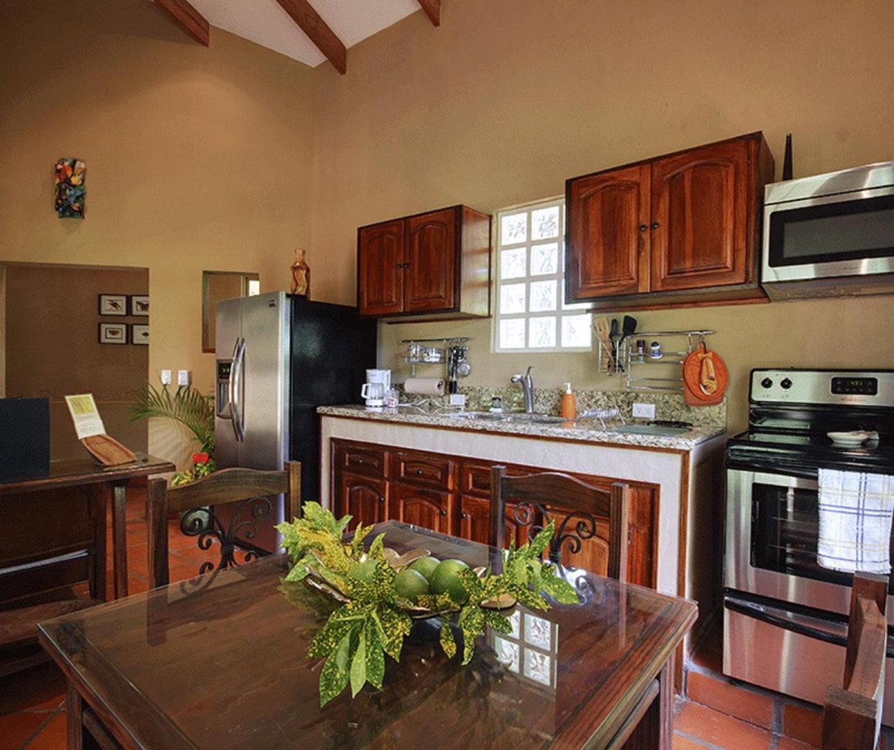4 Architectural homes, Pool and High-Speed Internet