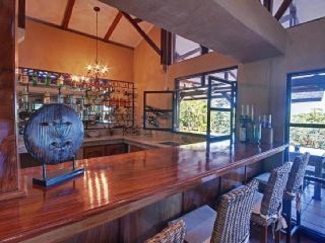 4 Architectural homes, Pool and High-Speed Internet