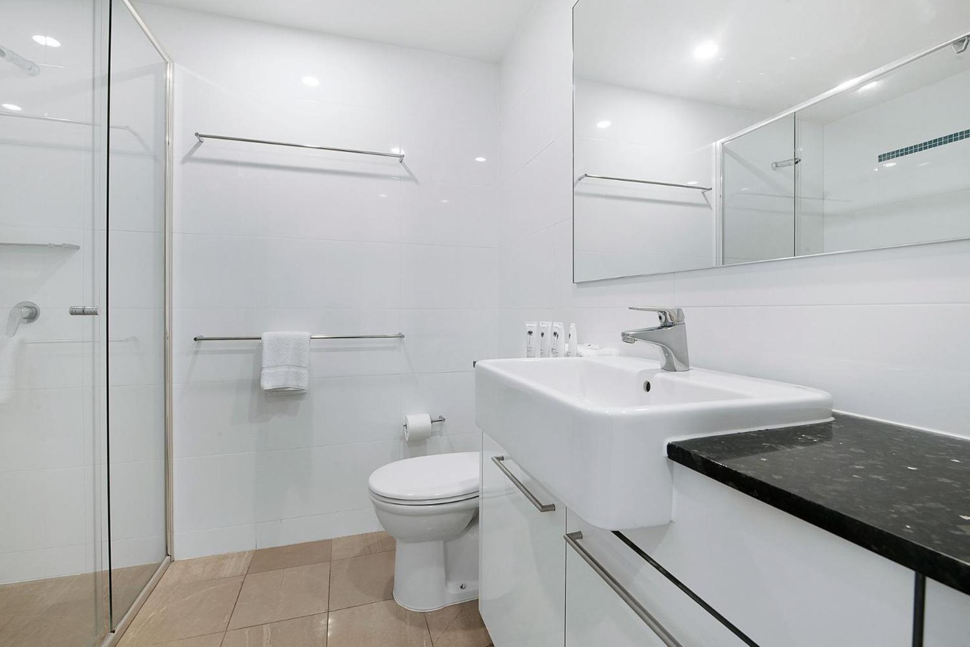 Modern 3 Bedroom Apartment with Ocean views - CoastHM