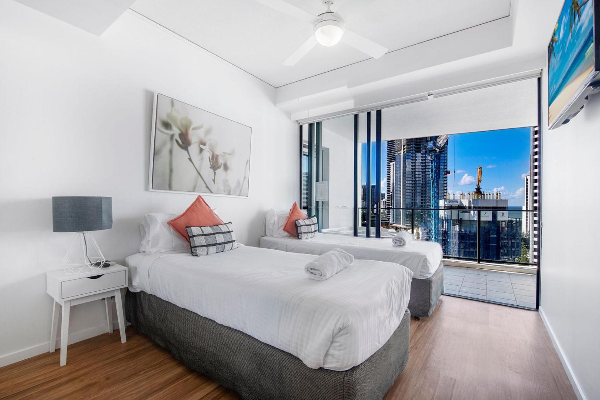 Modern 3 Bedroom Apartment with Ocean views - CoastHM