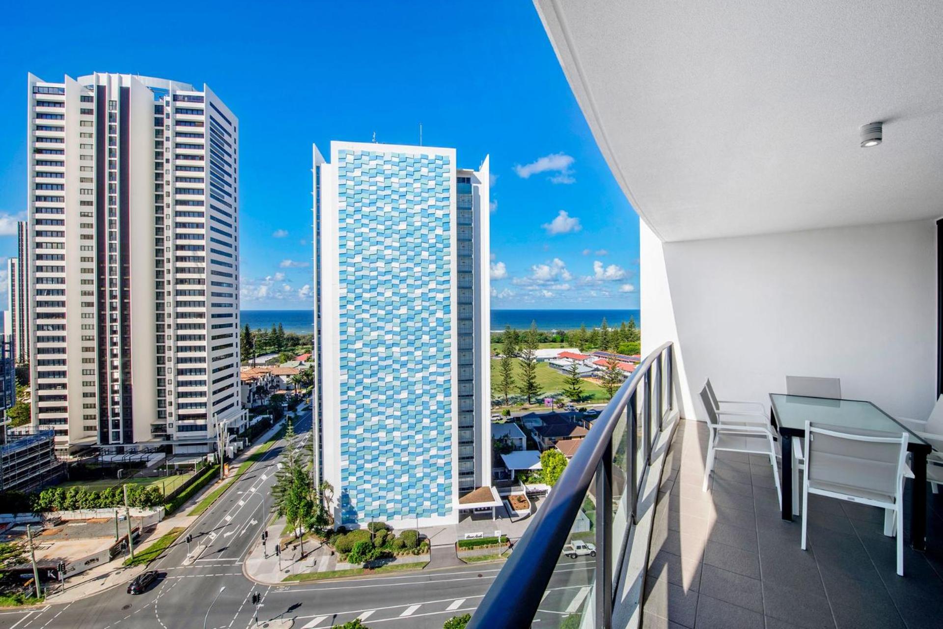 Modern 3 Bedroom Apartment with Ocean views - CoastHM