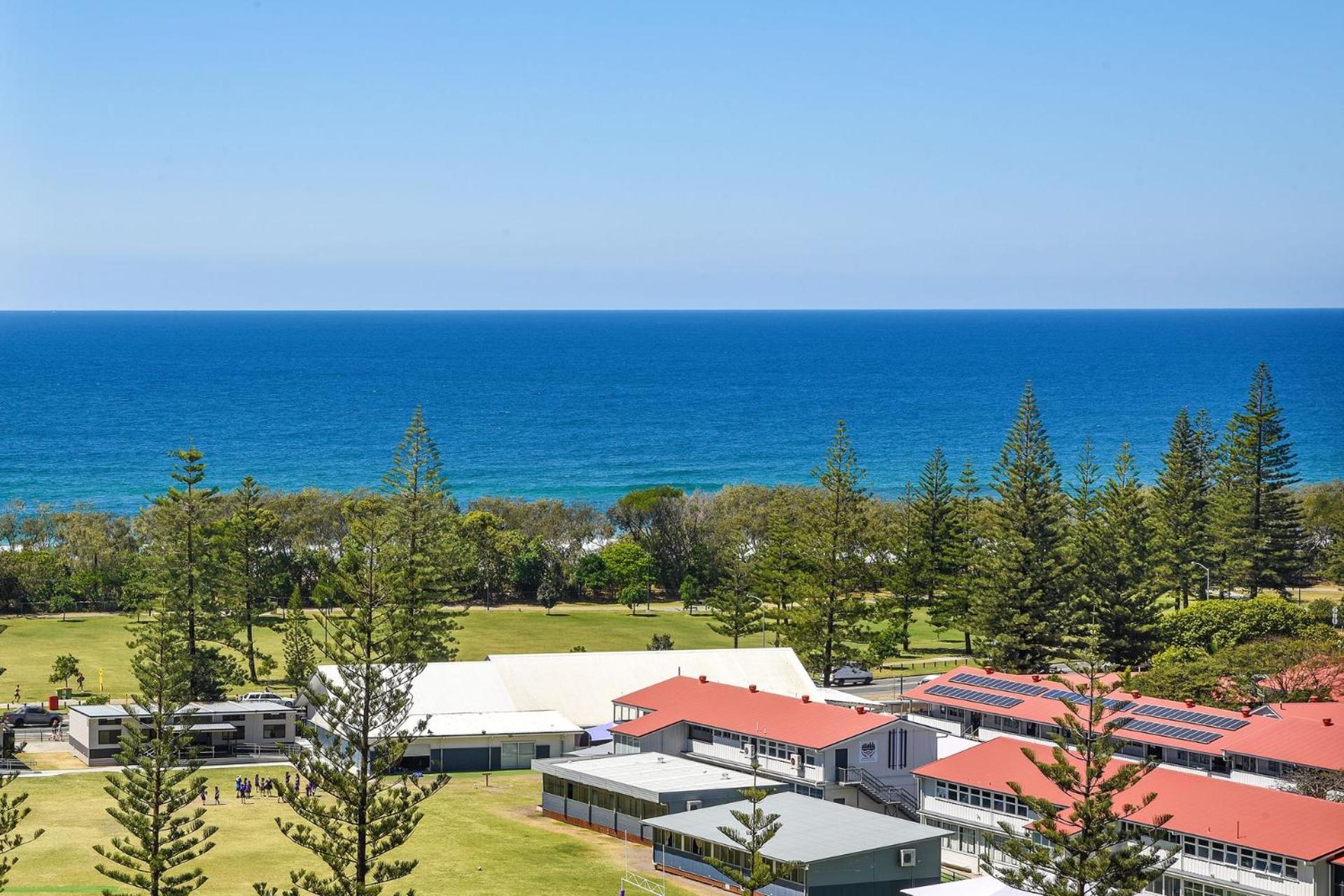 Modern 3 Bedroom Apartment with Ocean views - CoastHM