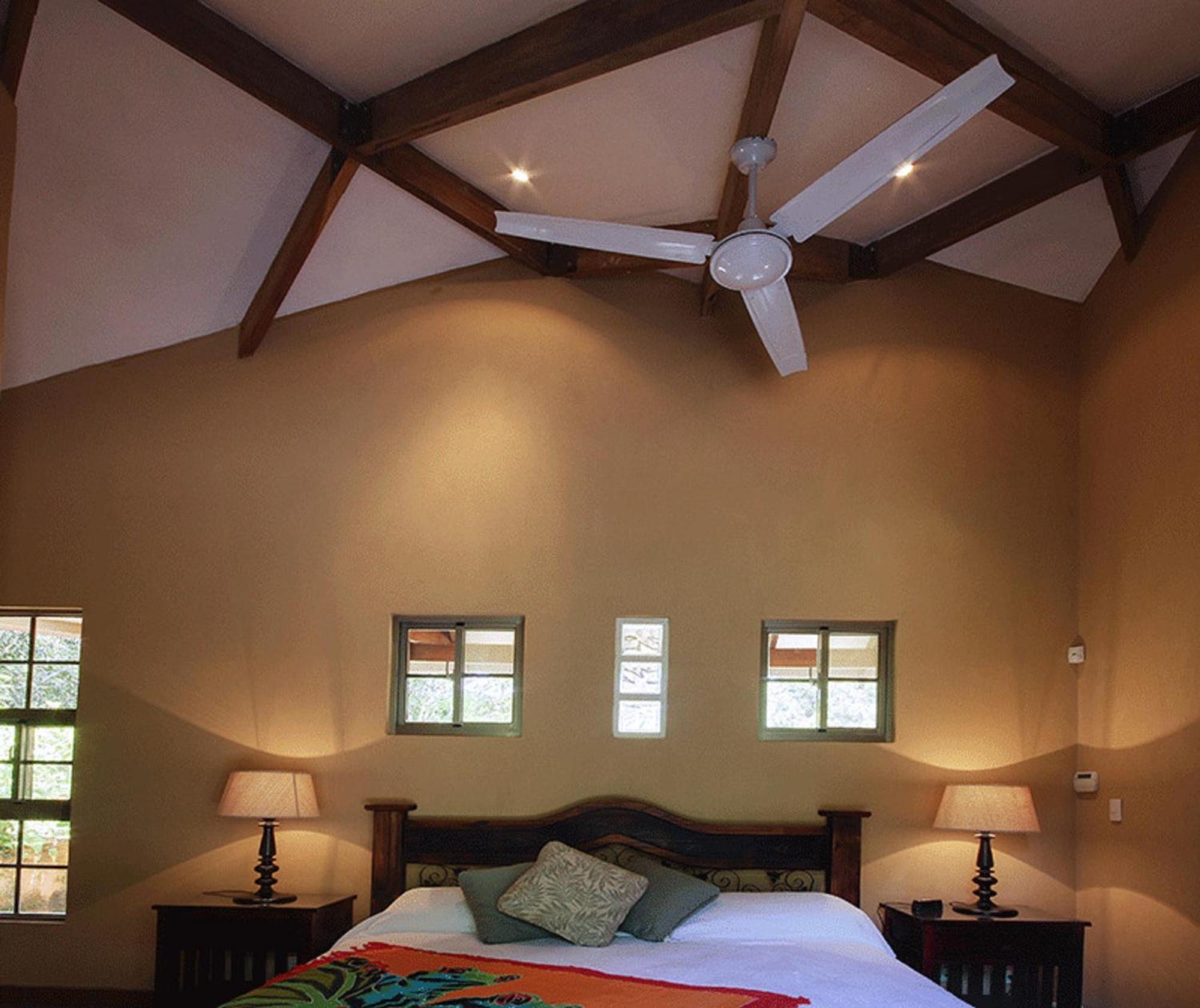 4 Architectural homes, Pool and High-Speed Internet