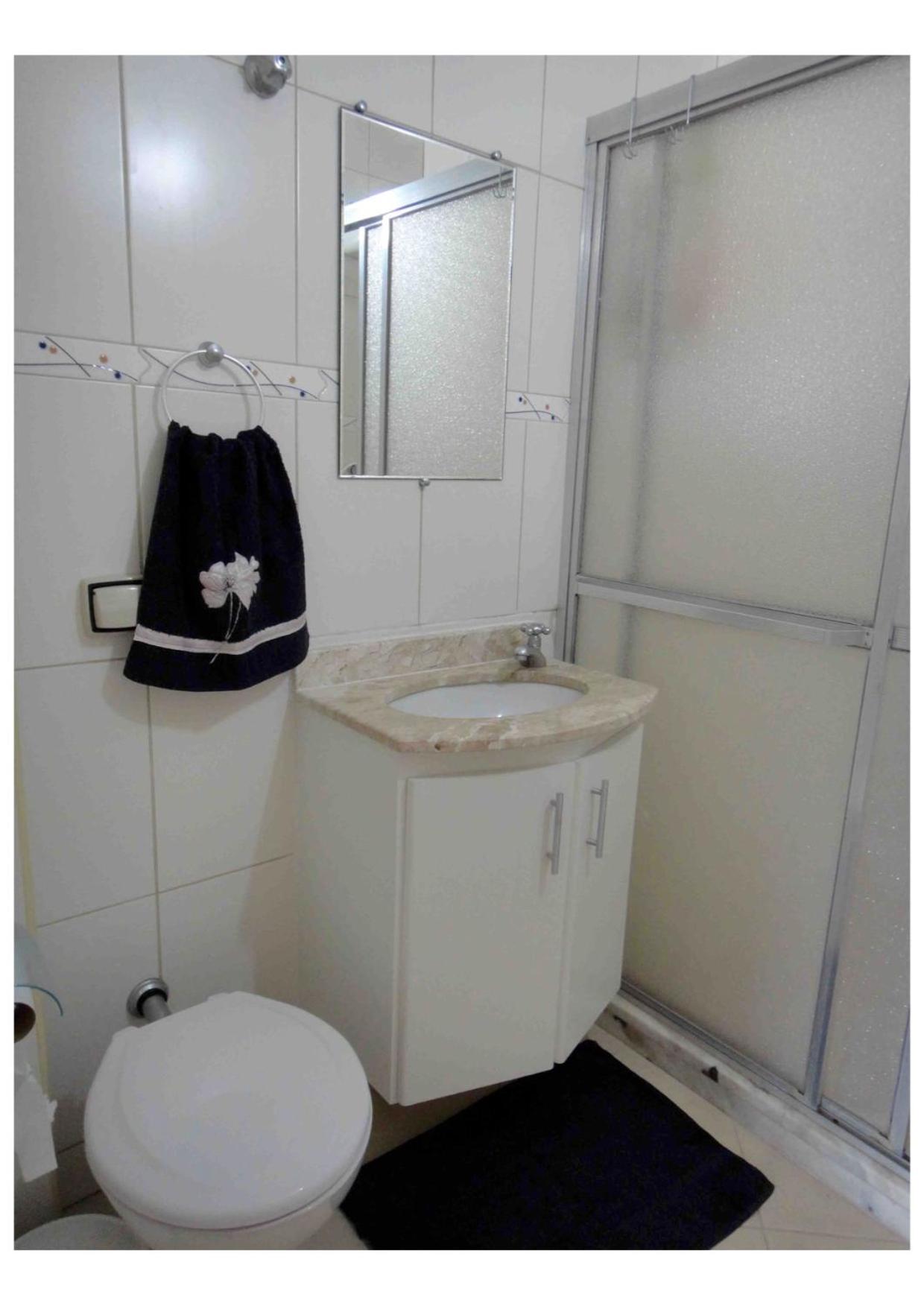 Guarujá, apartamento a 100 metros da praia da enseada.