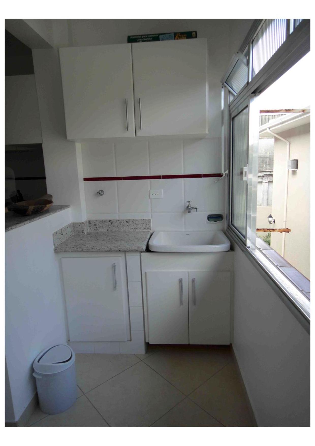 Guarujá, apartamento a 100 metros da praia da enseada.
