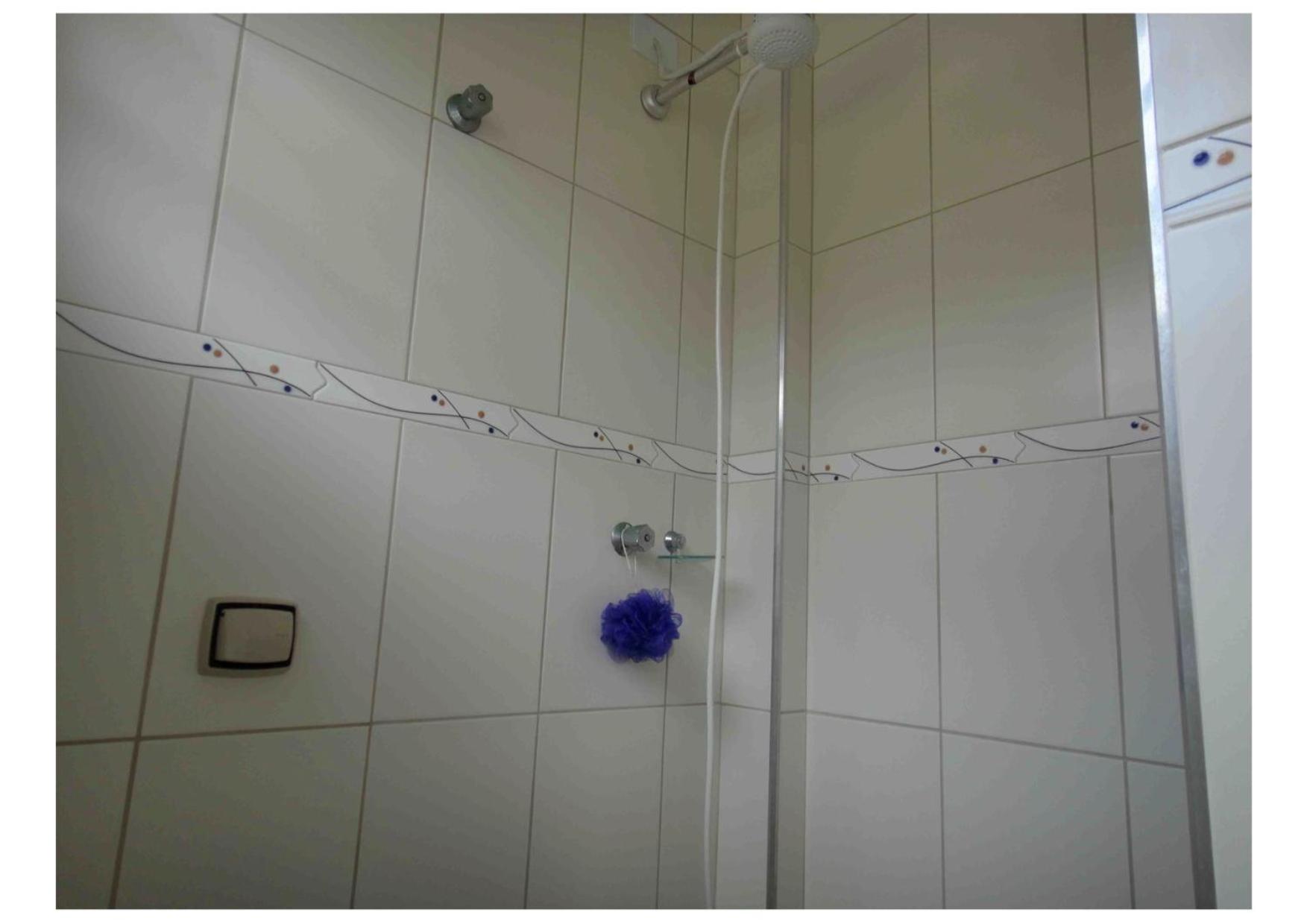 Guarujá, apartamento a 100 metros da praia da enseada.