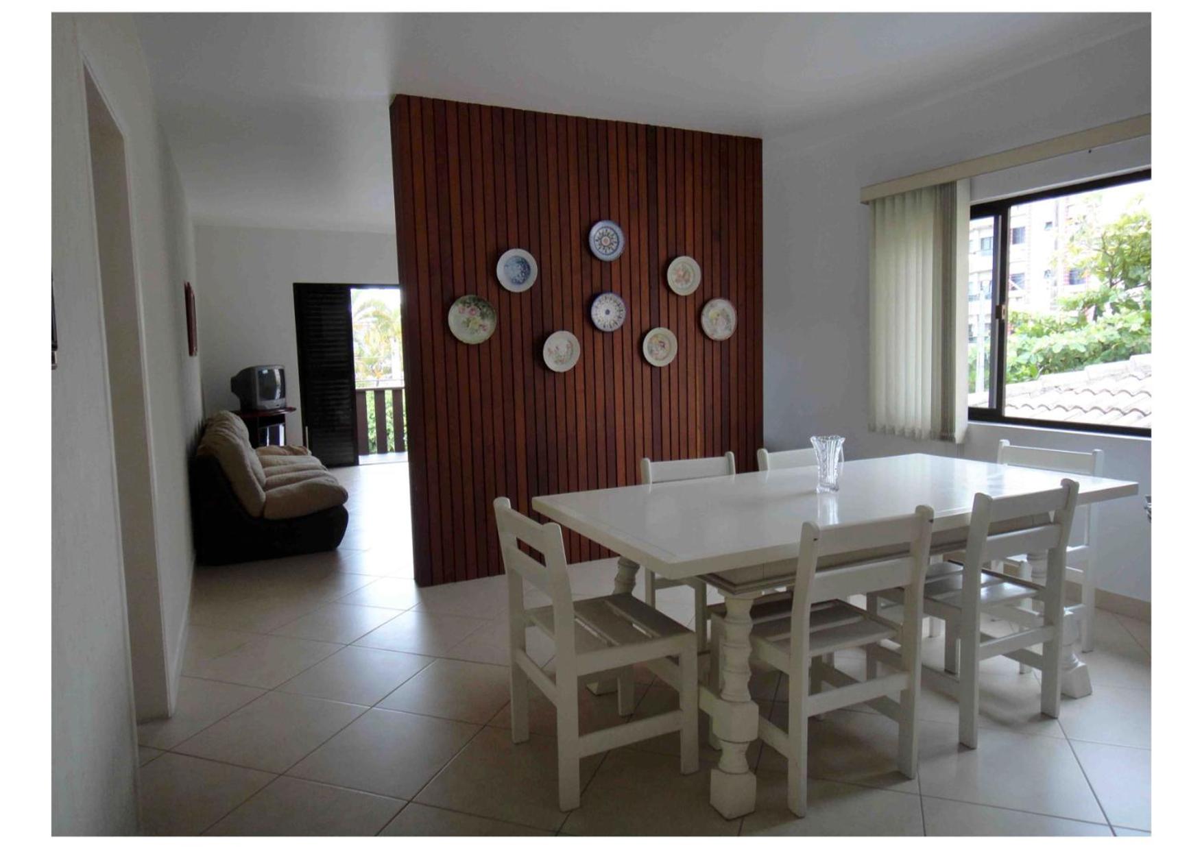 Guarujá, apartamento a 100 metros da praia da enseada.