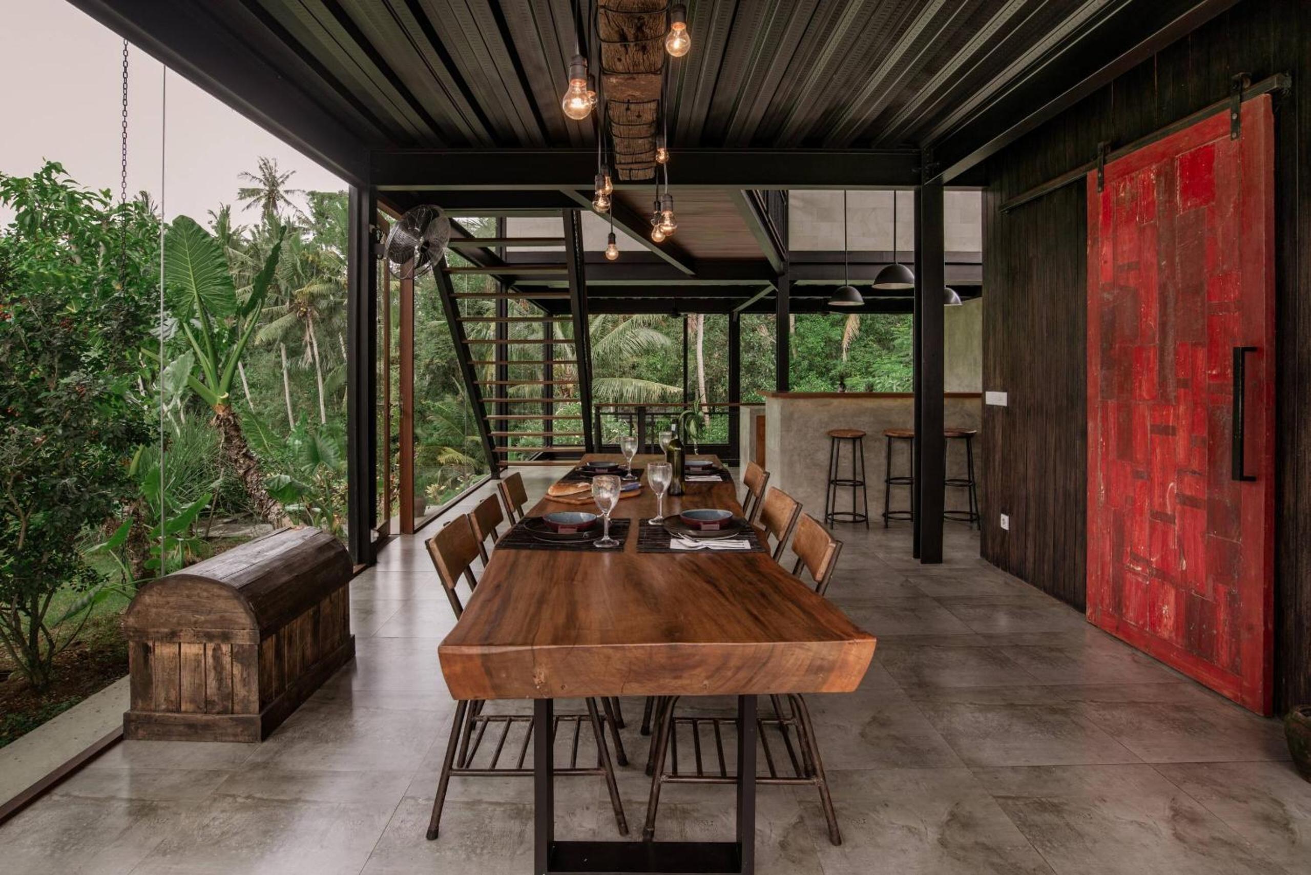dining