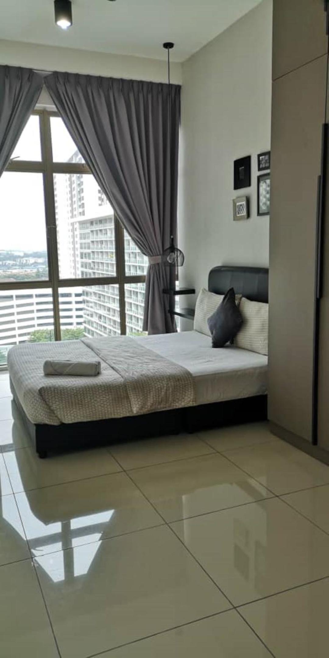 12-JY SWEET HOMESTAY Mount Austin PALAZIO 3Bedroom for 6pax
