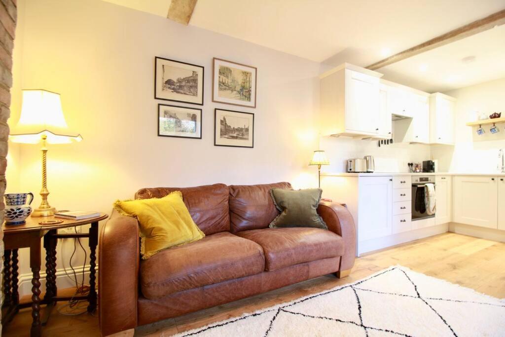 14th century Rose cottage, Centre of Alfriston By Air Premier view 3