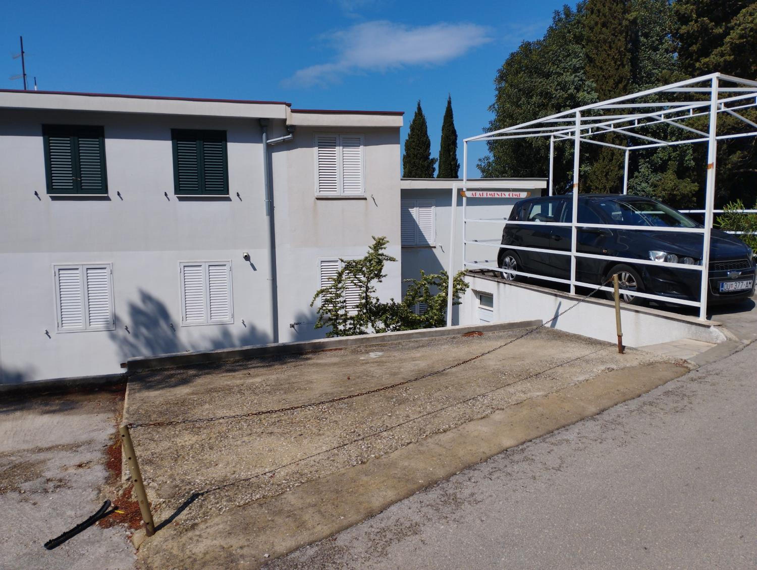 Apartment One , sea view , free parking