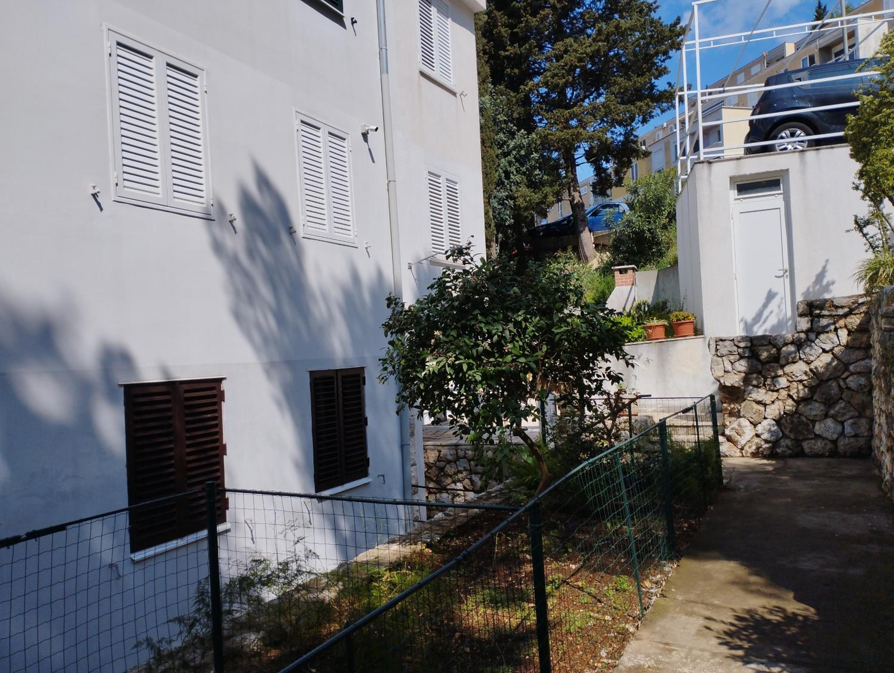 Apartment One , sea view , free parking