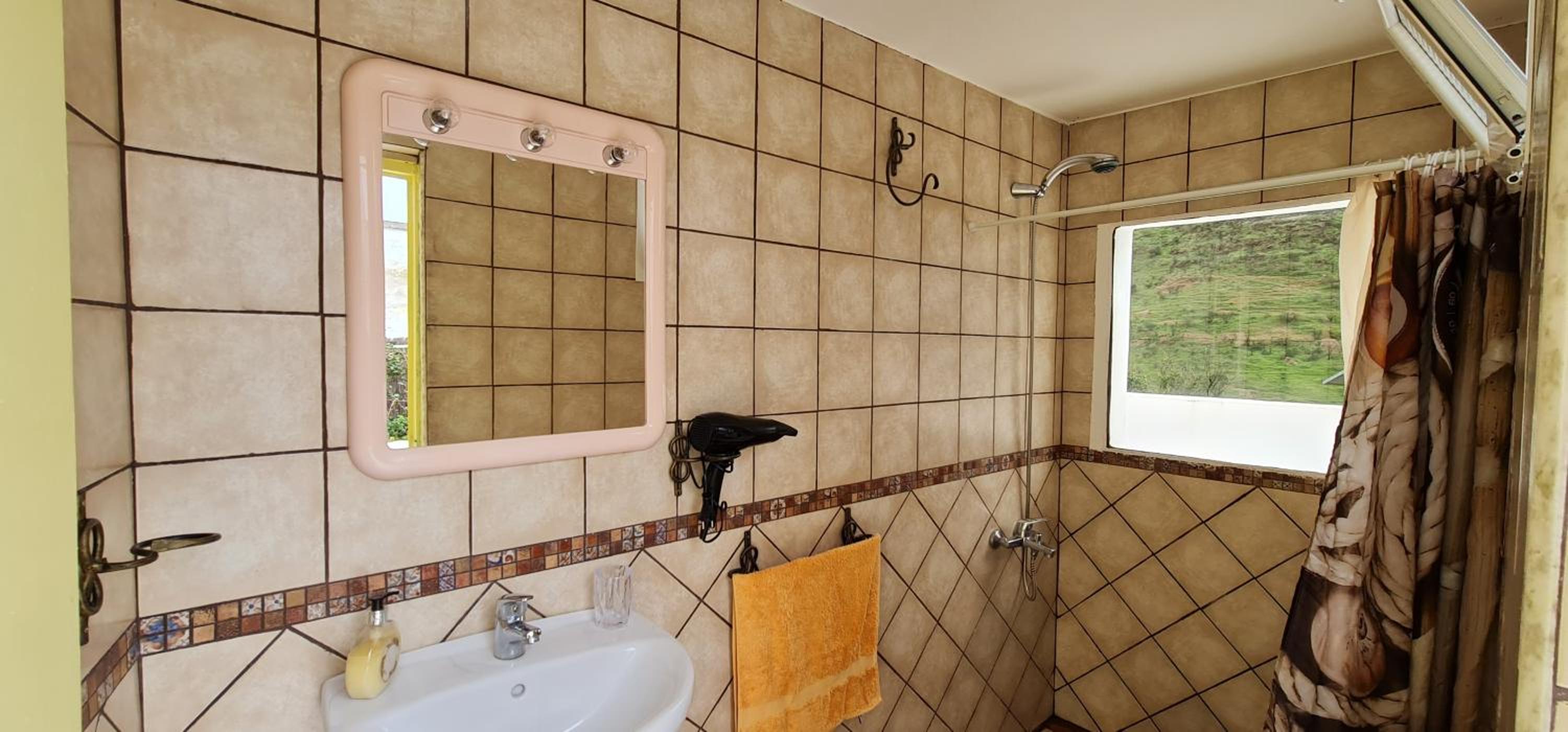 La Coruna Vacations - Los Andenes Cave - Property Image 4