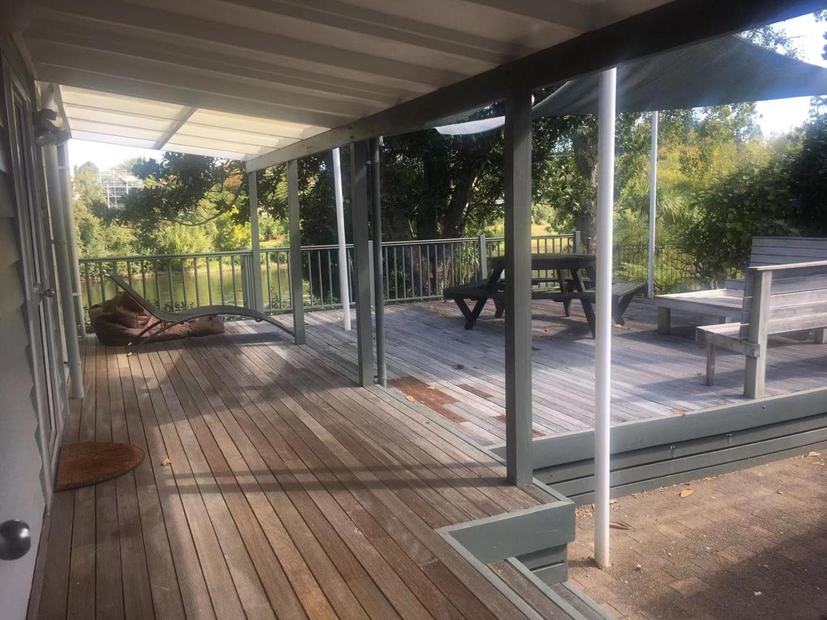 Hotel Riverside Lodge