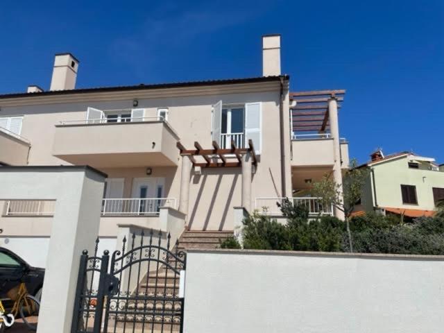 Four bedroom Beach House Amaya Medulin view 5