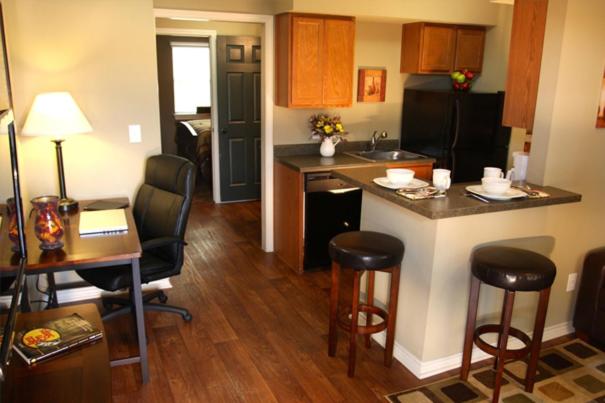 Eagle's Den Suites Cotulla a Travelodge by Wyndham